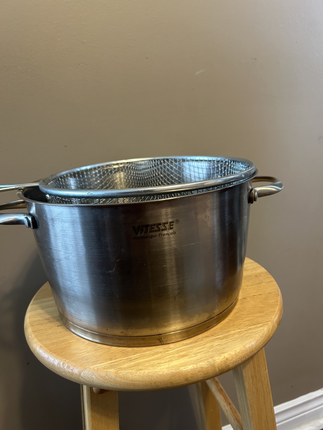 Vitesse 18/10 Stainless Steel Stock Pot with Fryer Basket - photo 2