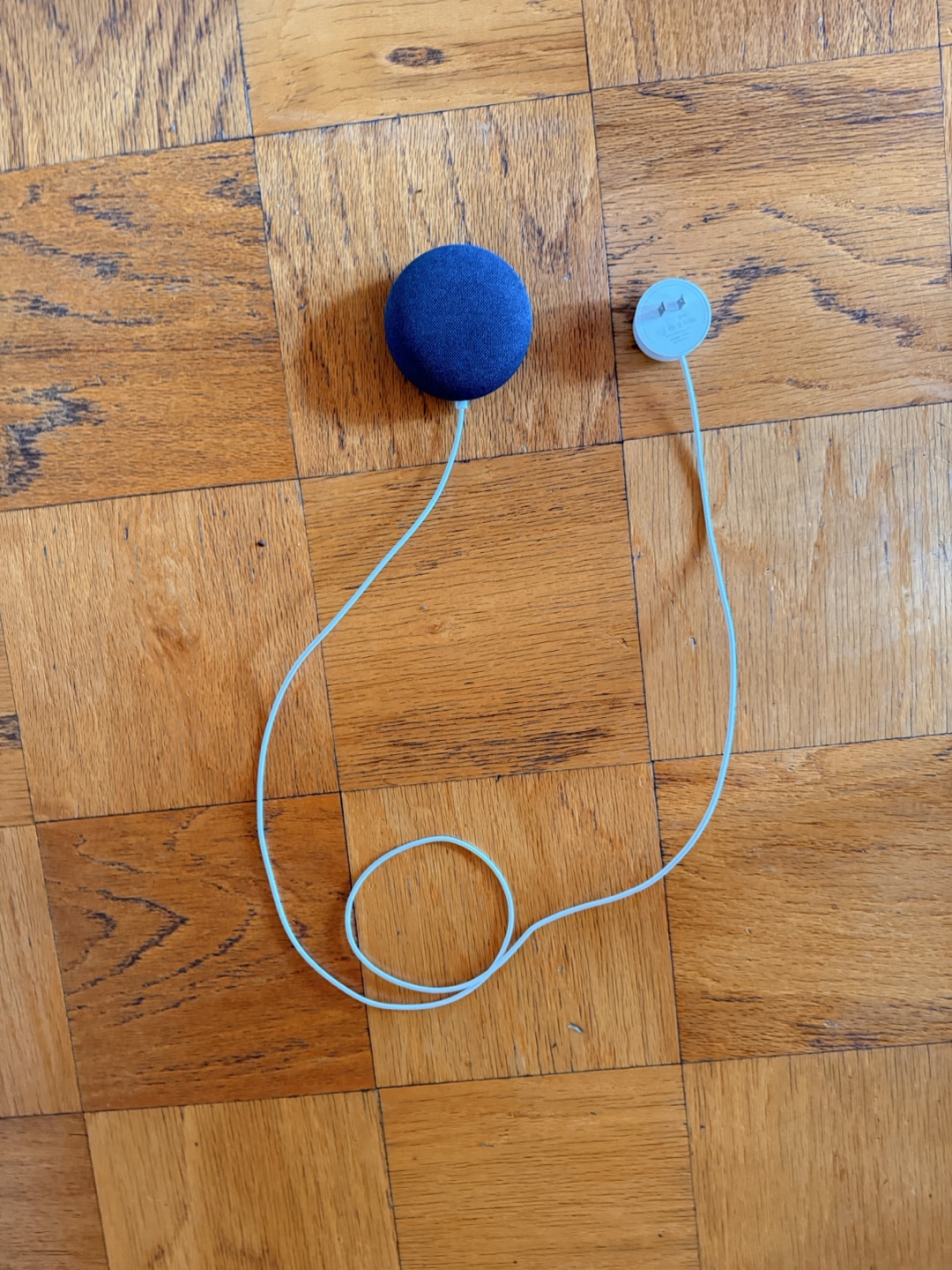 Google Nest Mini - Smart Speaker - photo 2