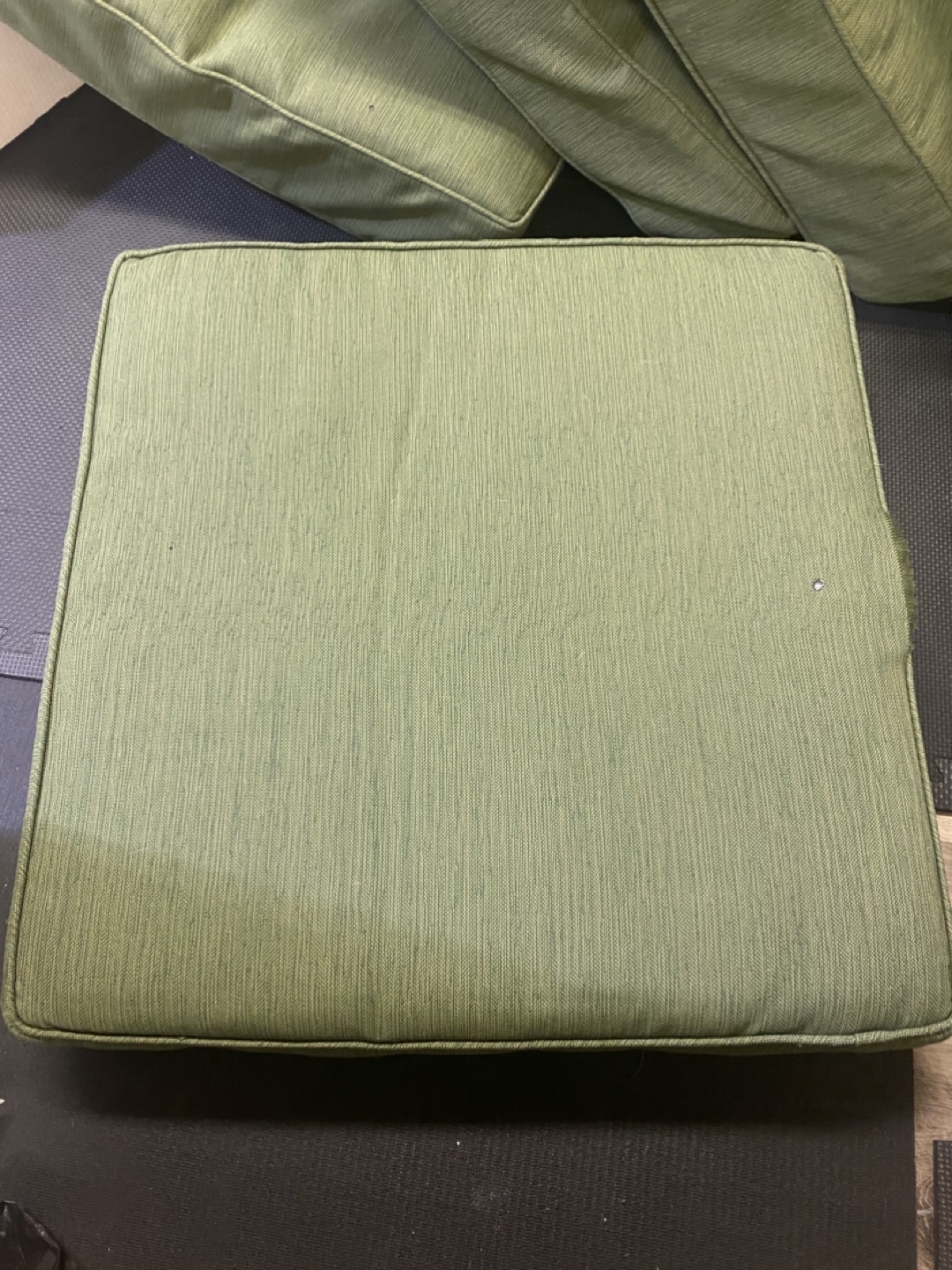 Used green outdoor cushions - photo 2