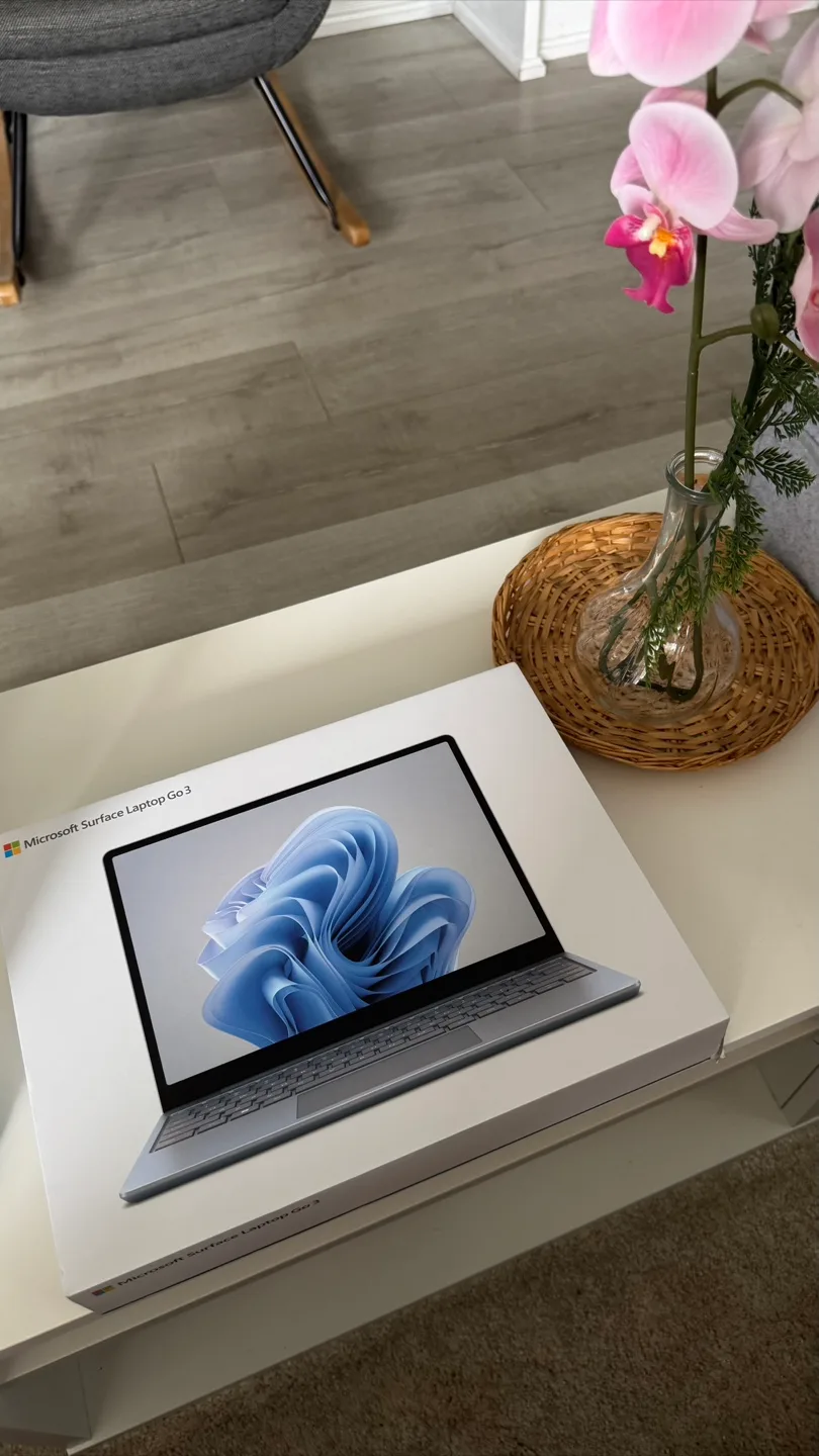 Microsoft Surface Laptop Go 3 blue image indicator(5)