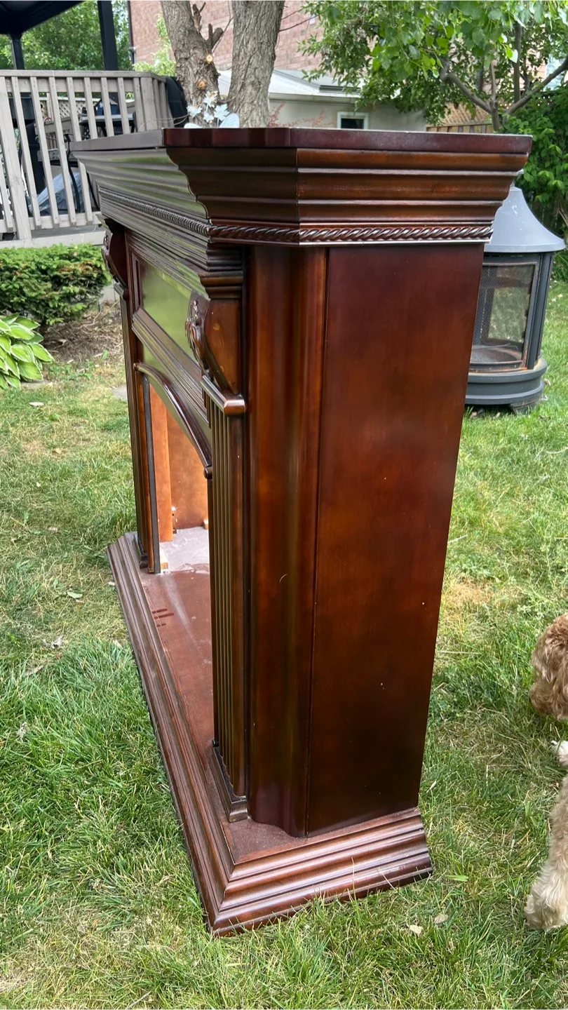 Wooden Fireplace Mantel image indicator(4)