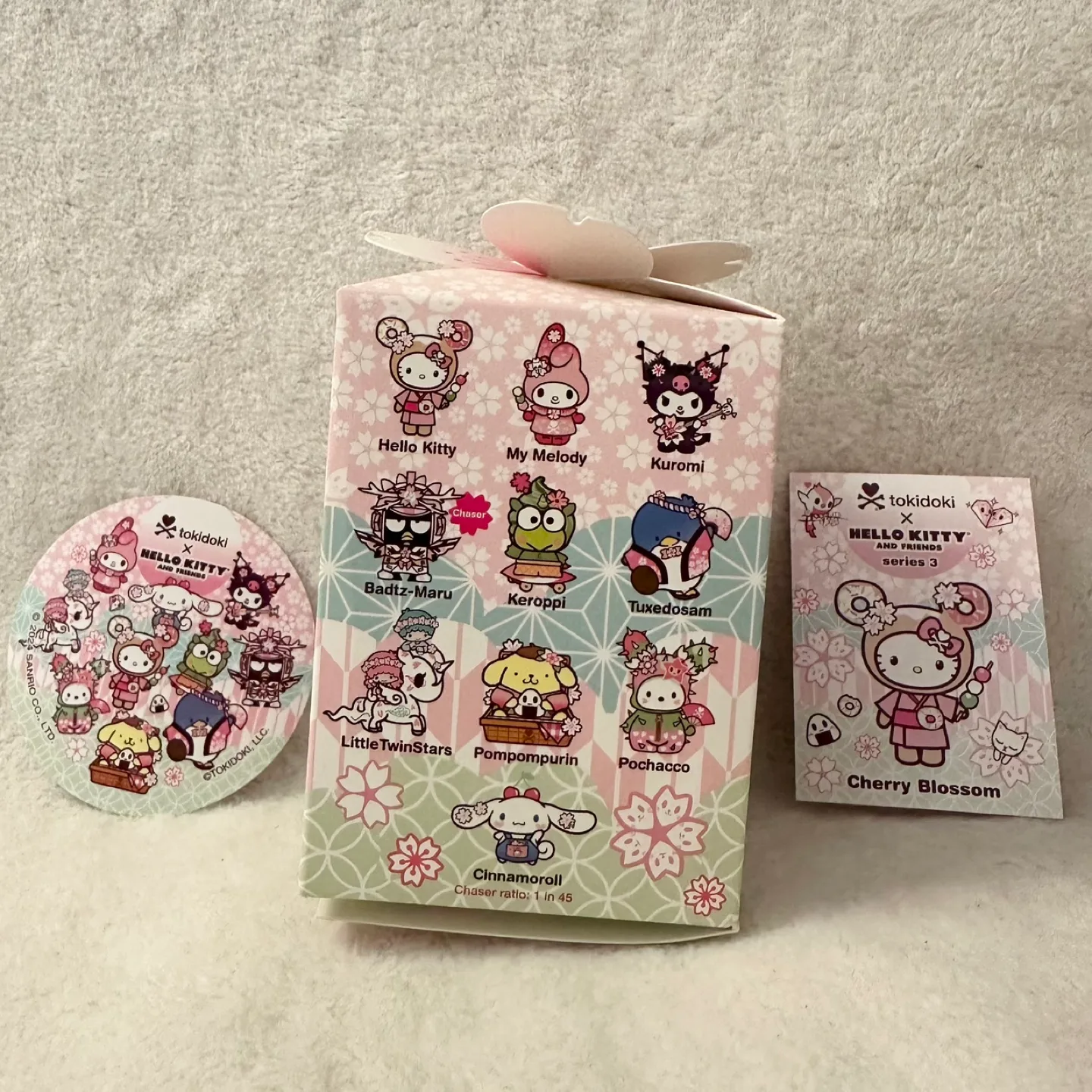 Tokidoki Hello Kitty figurine blind box- Kuromi playing guitar image indicator(4)