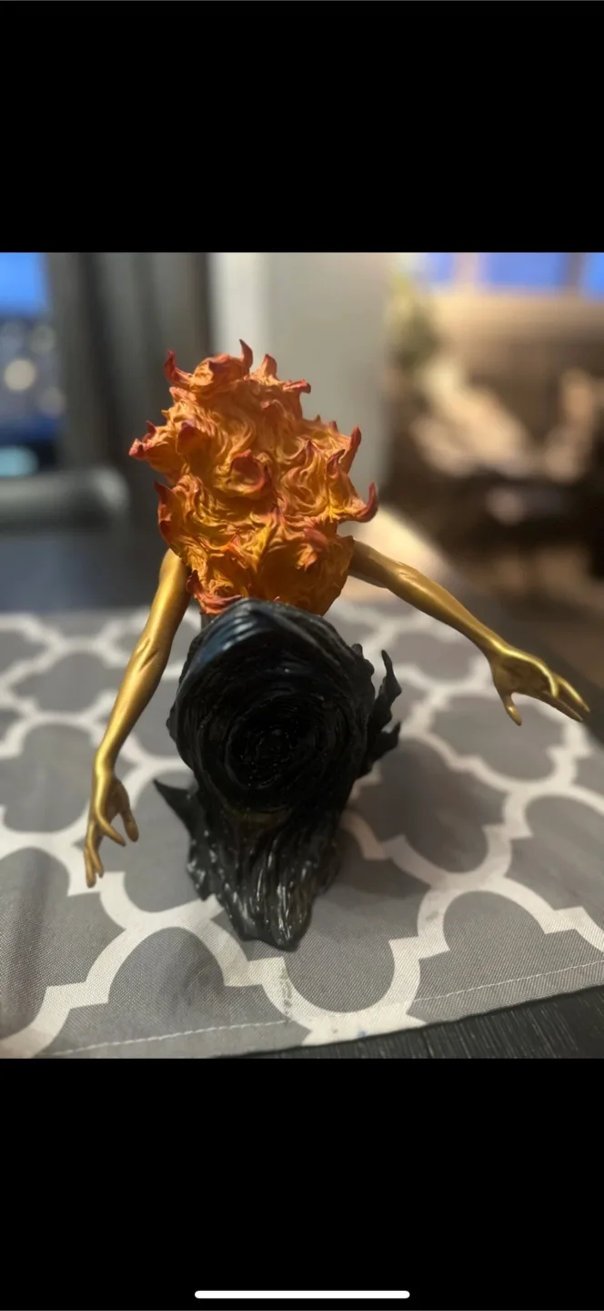 Exclusive Marvel Nova statue whit glowing hair image indicator(4)