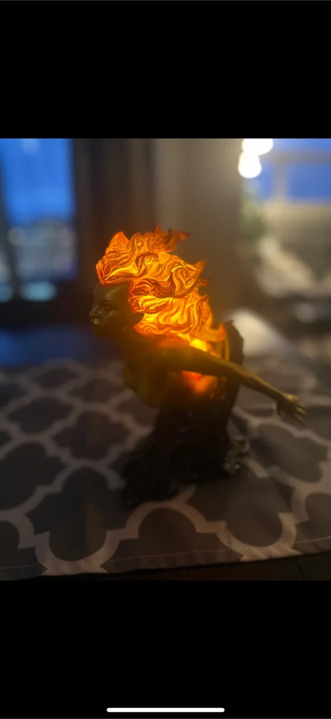 Exclusive Marvel Nova statue whit glowing hair image indicator(2)