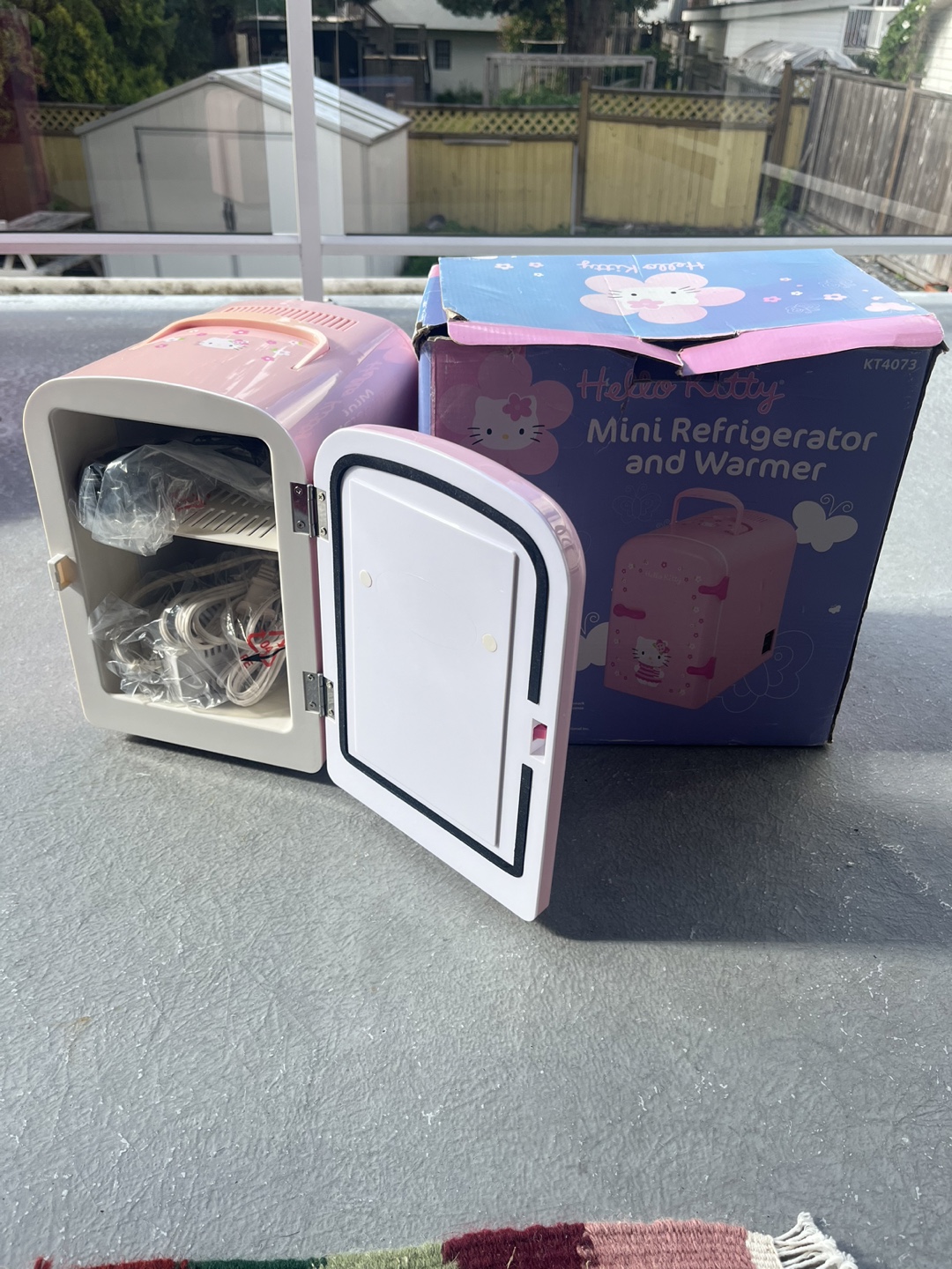 Hello Kitty Mini Refrigerator and Warmer - Pink - photo 2