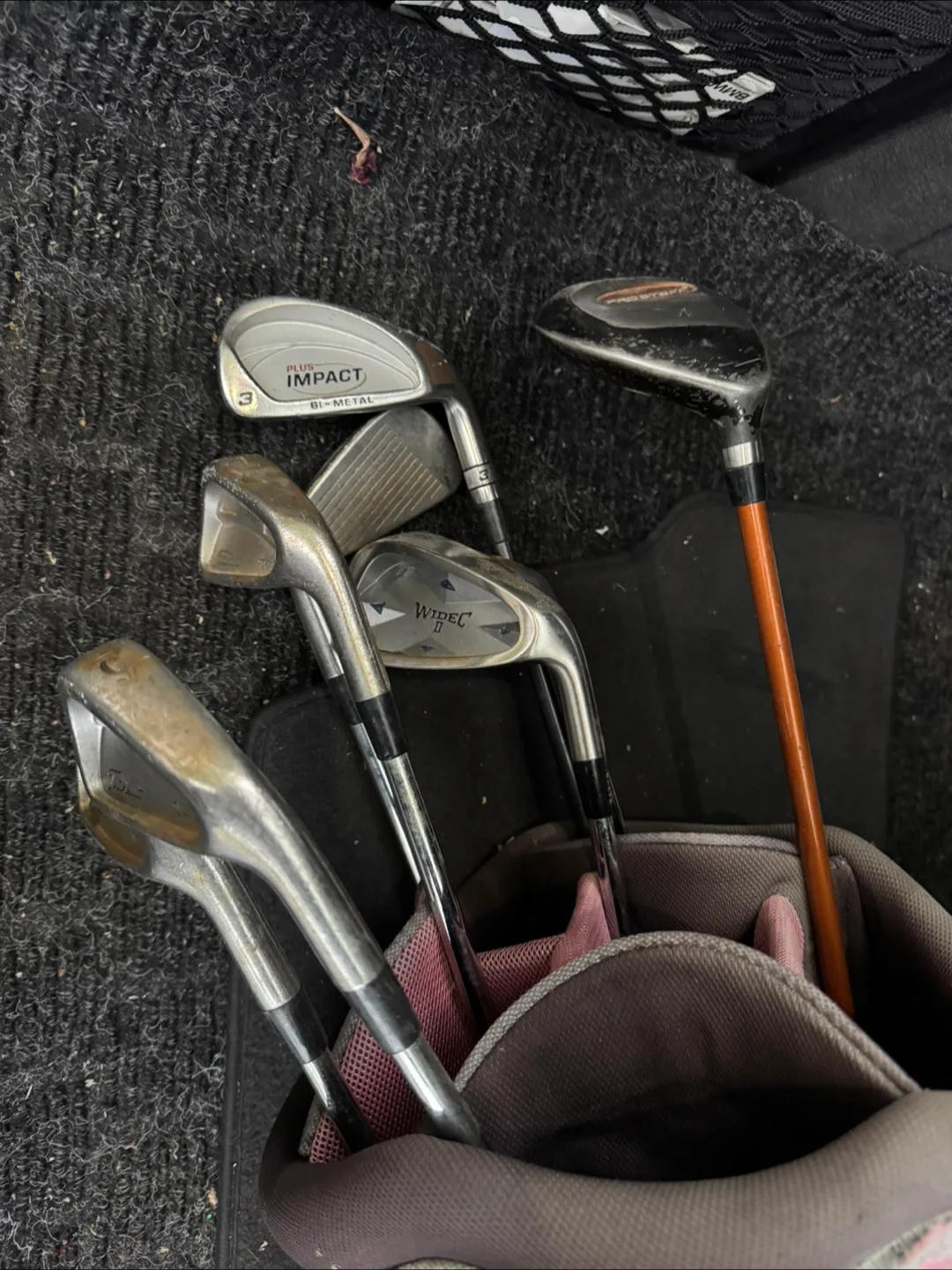 Top Flite Golf Bag with Golf Clubs image indicator(3)