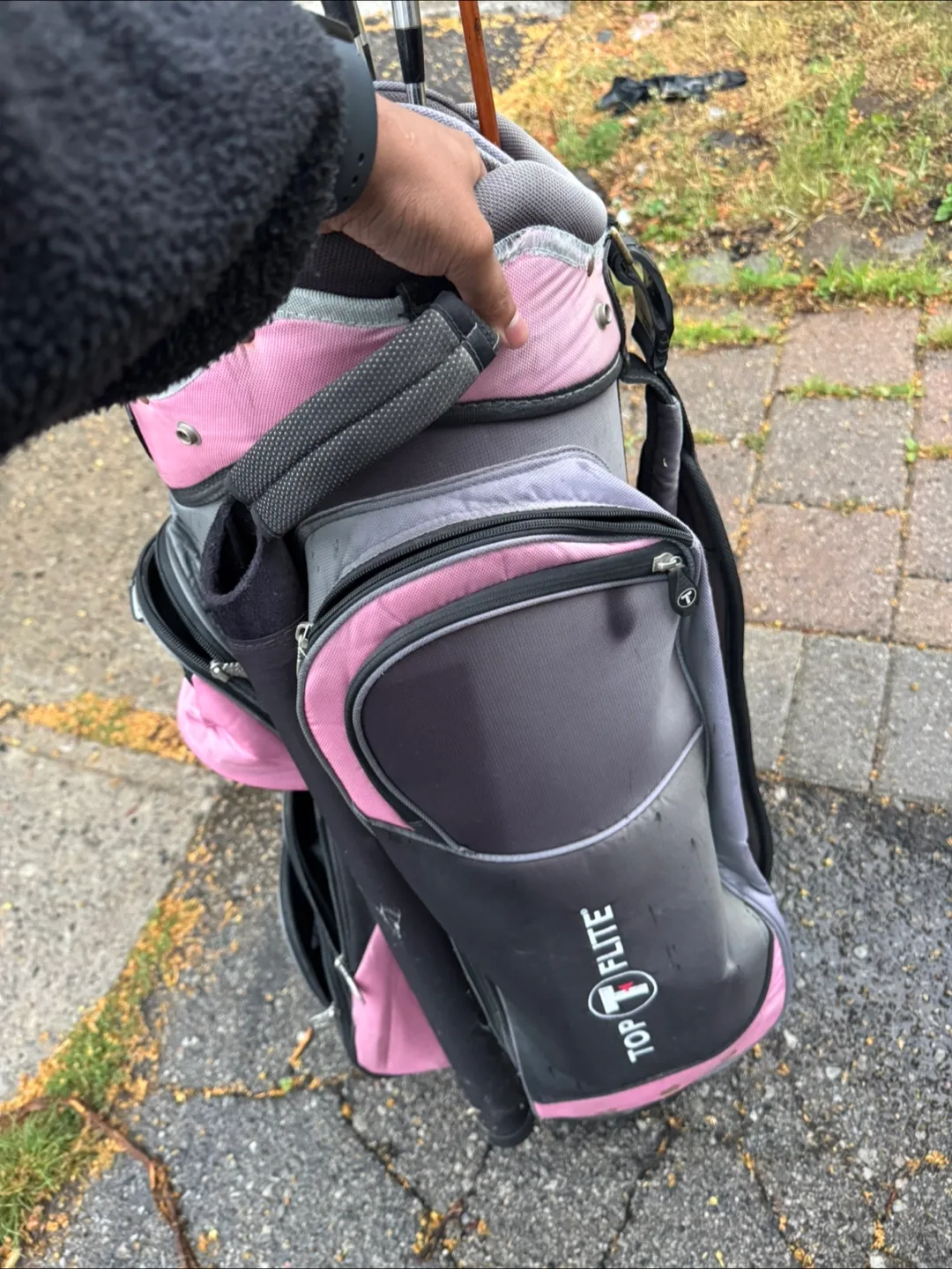 Top Flite Golf Bag with Golf Clubs image indicator(2)