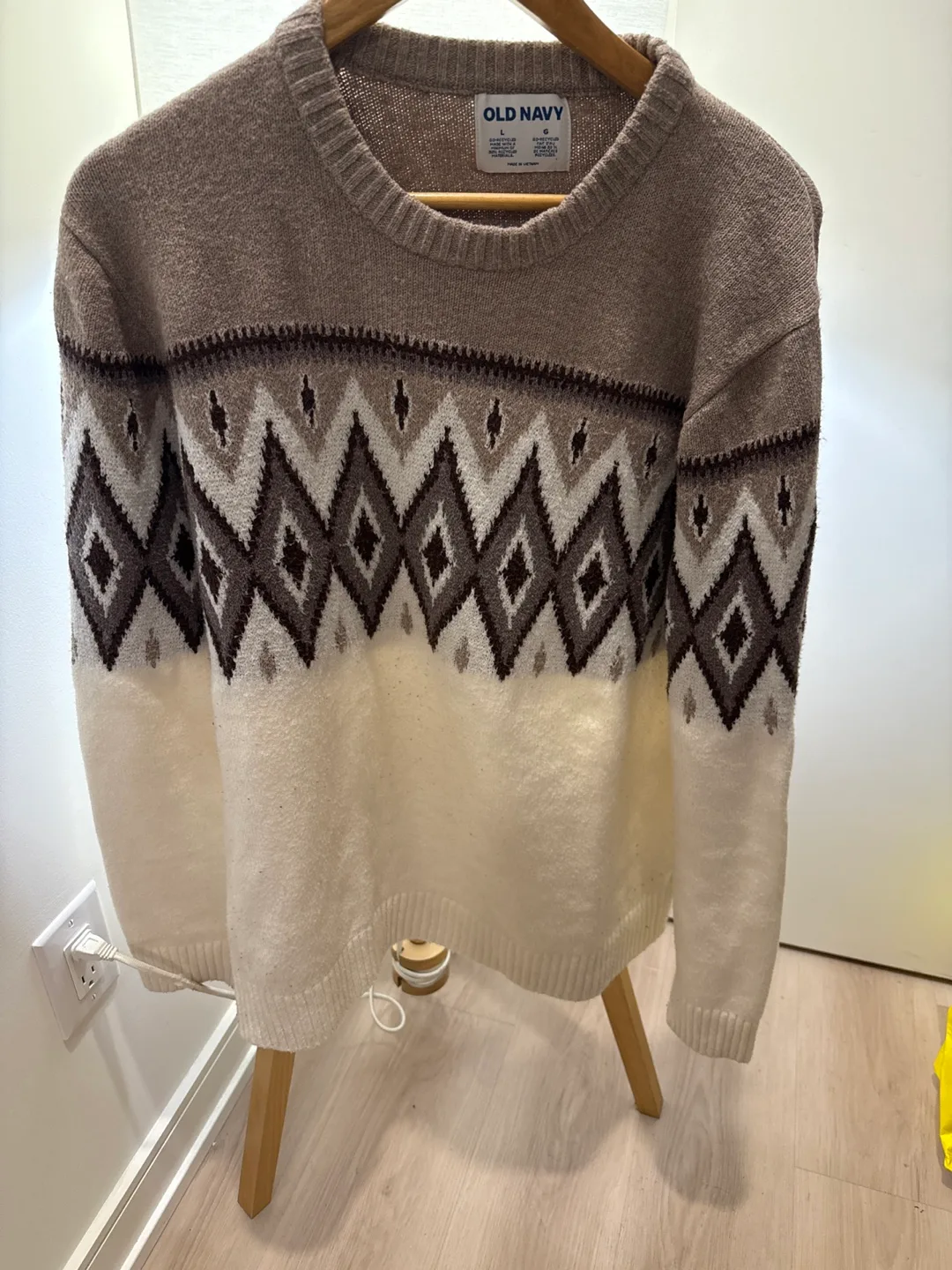 Old Navy Sweater - Size L thumbnail