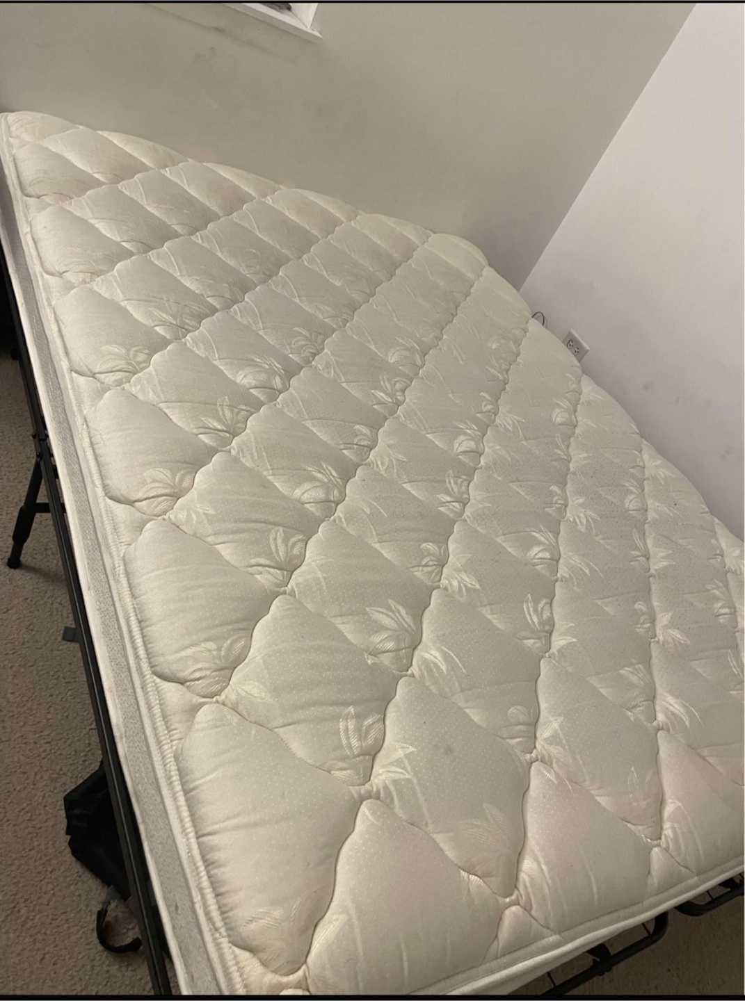 Queen Mattress - Comfortable and Supportive - photo 2