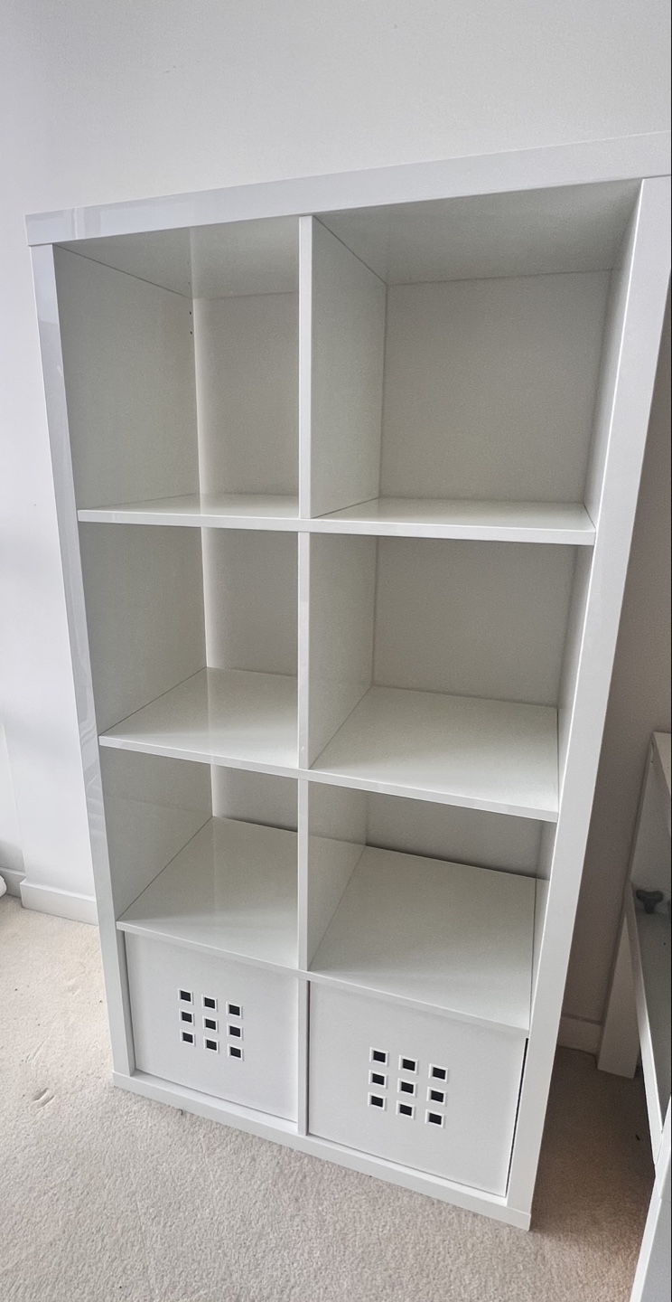 White Shelf Unit with 8 Cubes - photo 2
