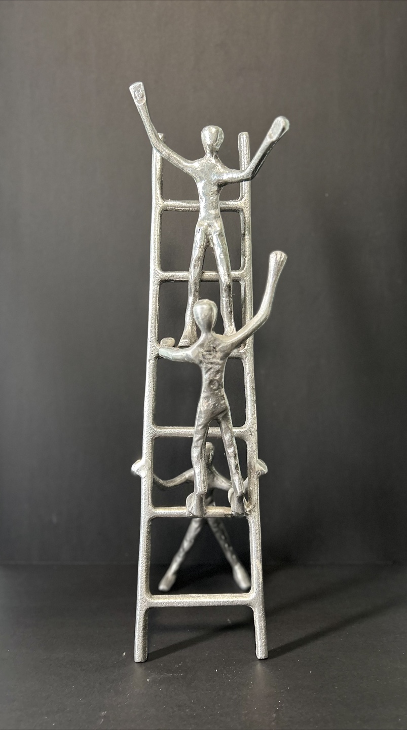 Plutus Modern Metal  Silver Sculpture Statue. $25 - photo 2