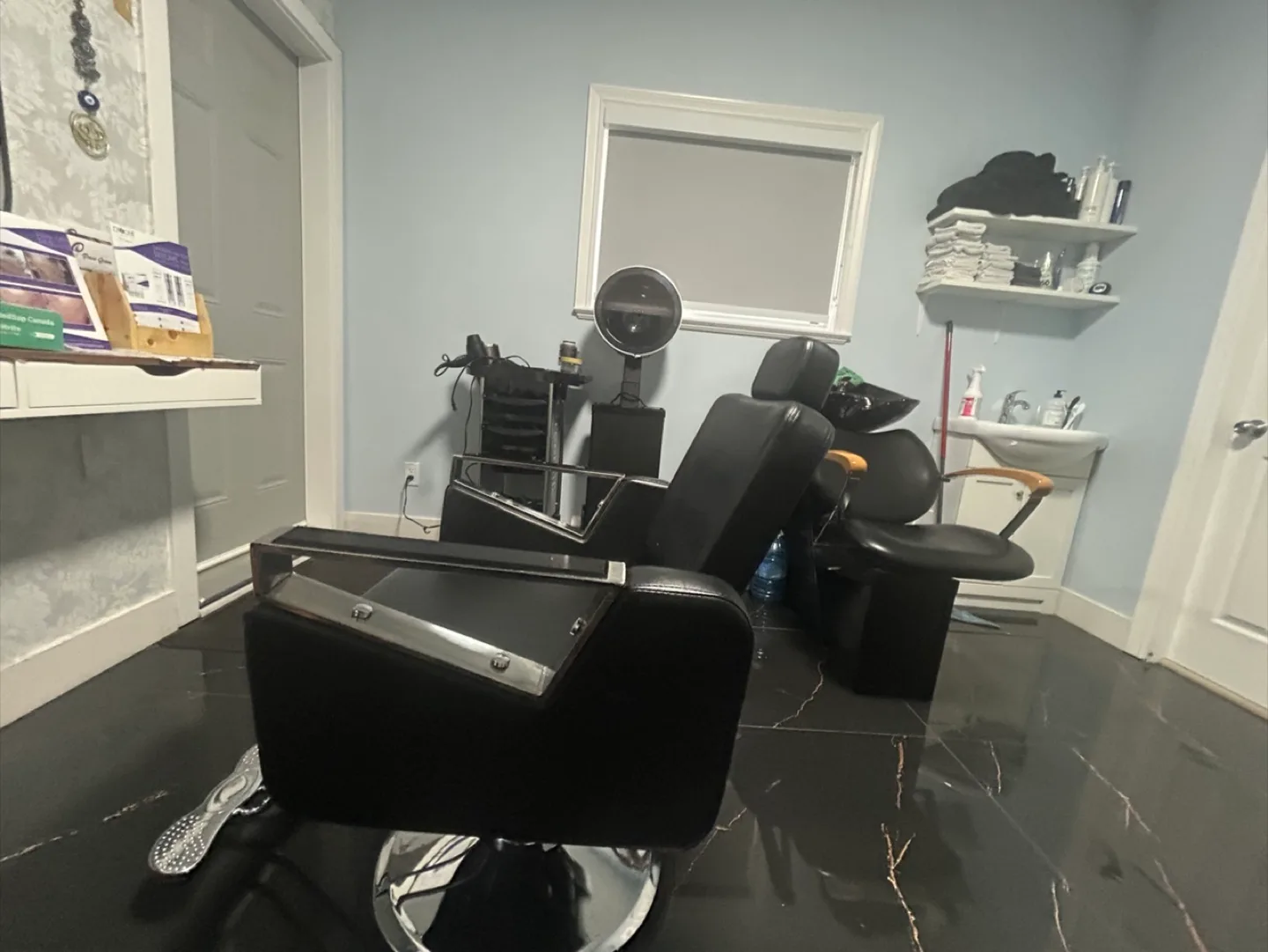 Salon Styling Chair - Black thumbnail
