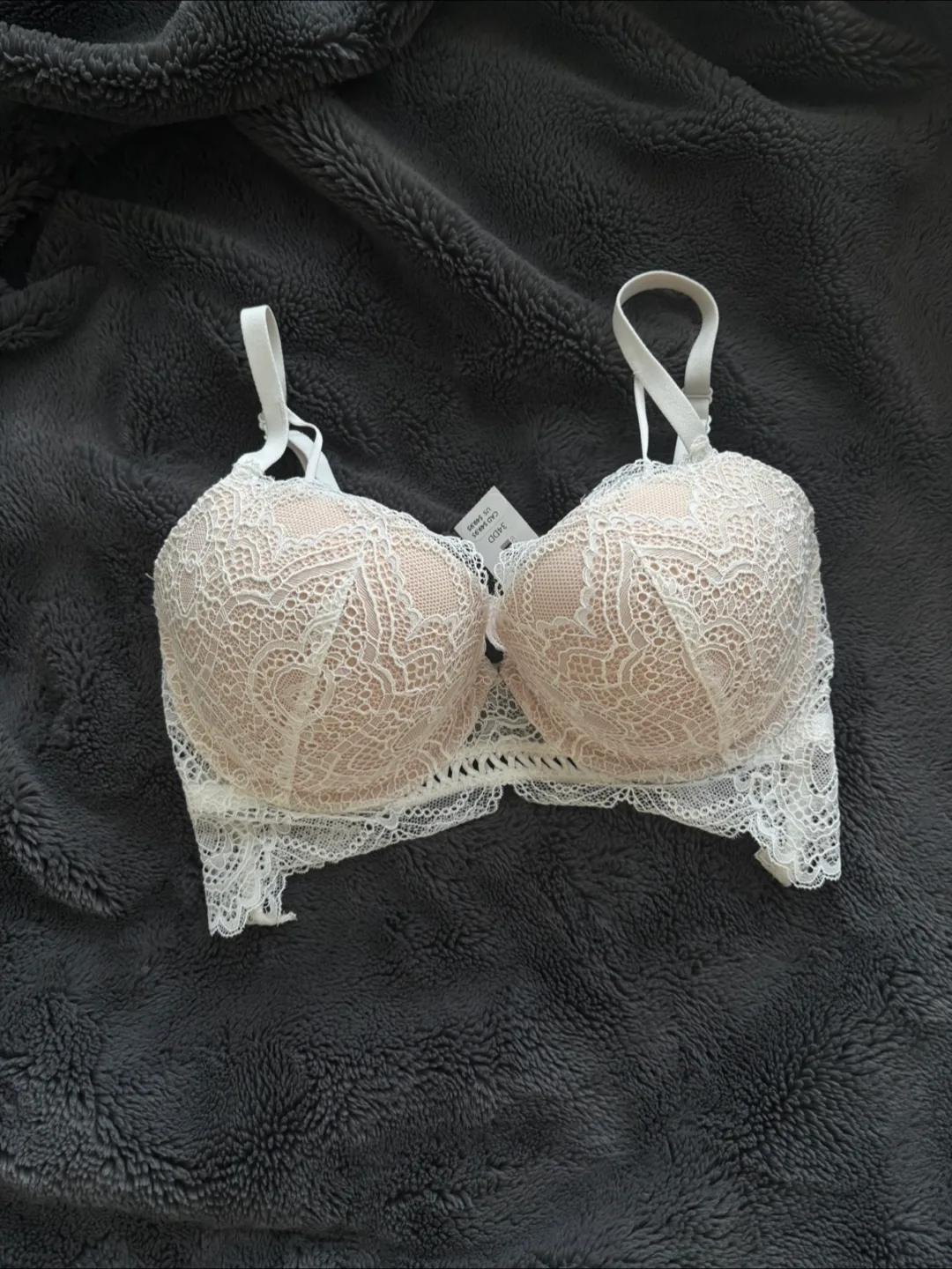 Brand new with tags La Senza Bra - Size 34DD thumbnail