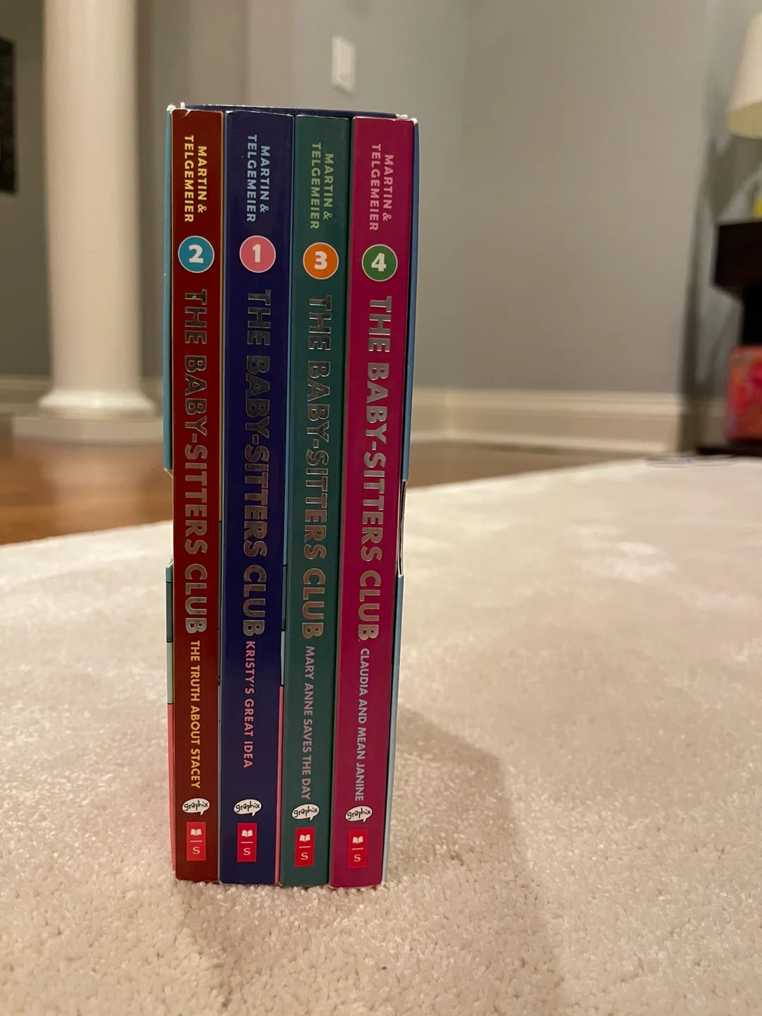 The Baby-Sitters Club Graphic Novels 1-4 image indicator(2)