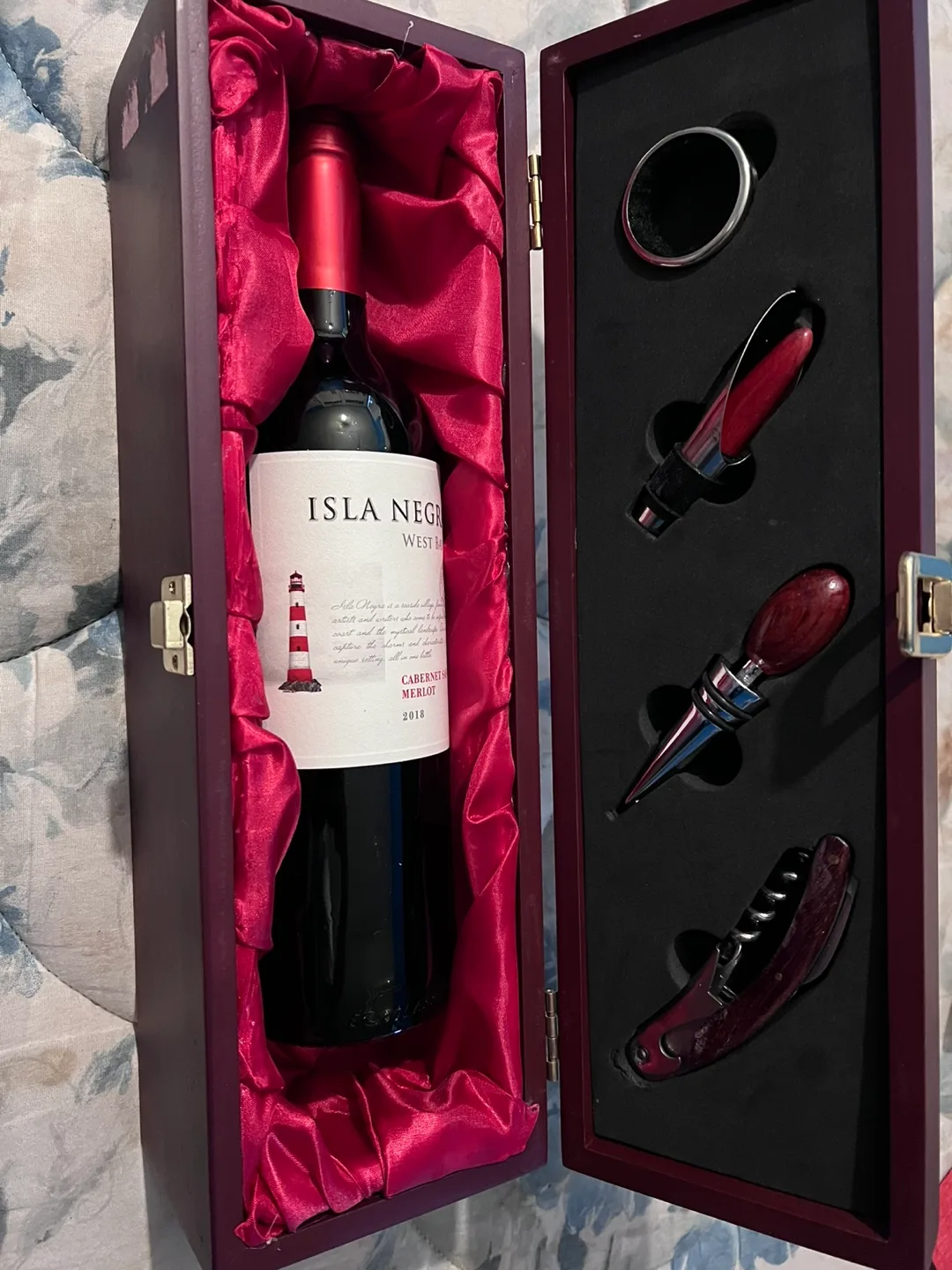 Isla Negra Cabernet Sauvignon Merlot 2018 with Box thumbnail