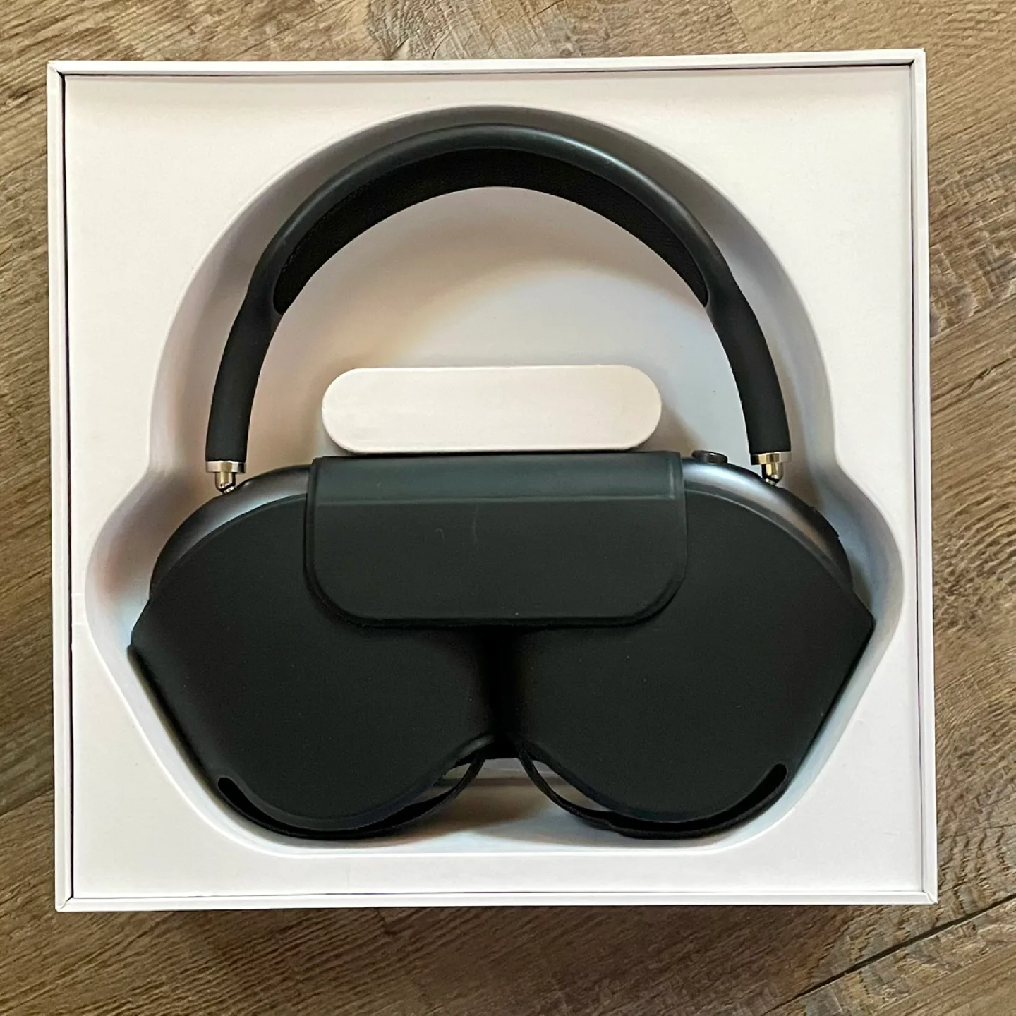 AirPods Max Wireless Headphones with Smart Case & Box image indicator(4)