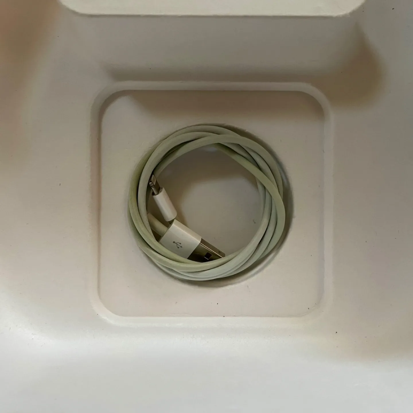 AirPods Max Wireless Headphones with Smart Case & Box image indicator(6)