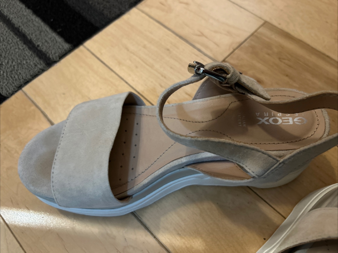 Geox Women's Wedge Sandals - Size 37 - photo 3