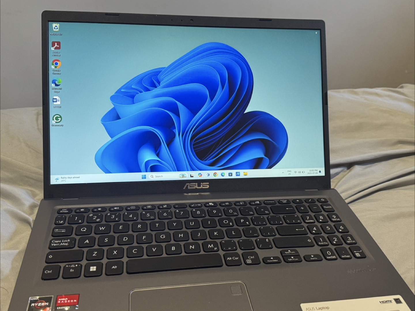 ASUS Laptop - AMD Ryzen 3, Radeon Graphics