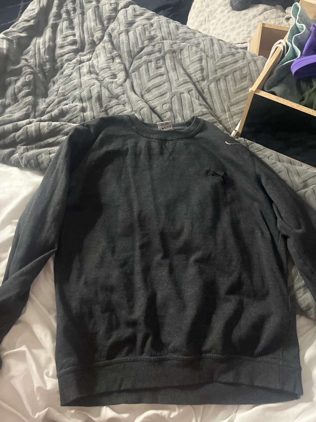 puma dark grey sweat shirt (size: medium) thumbnail