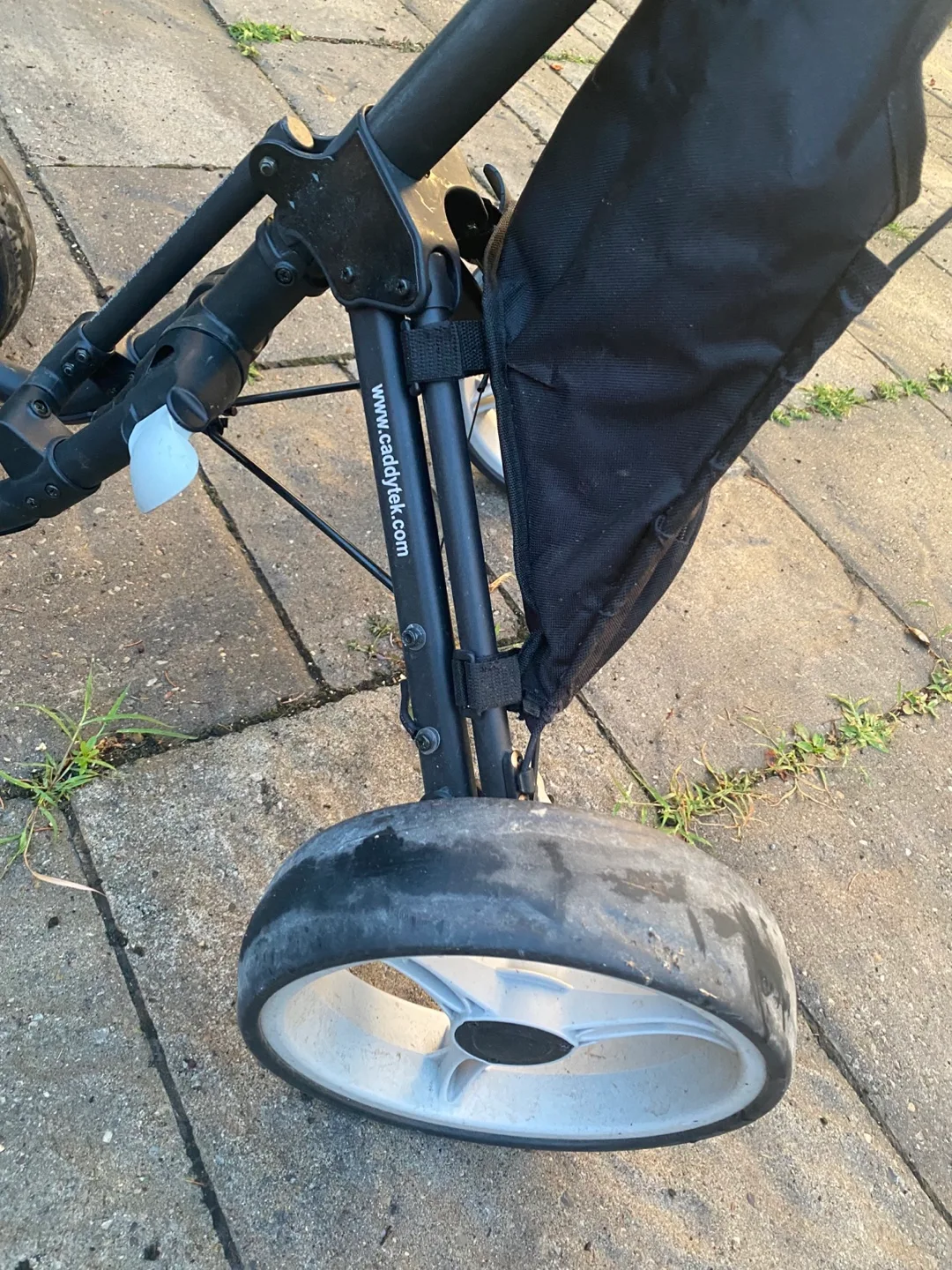 Caddytek Caddylite Golf Push Cart image indicator(4)