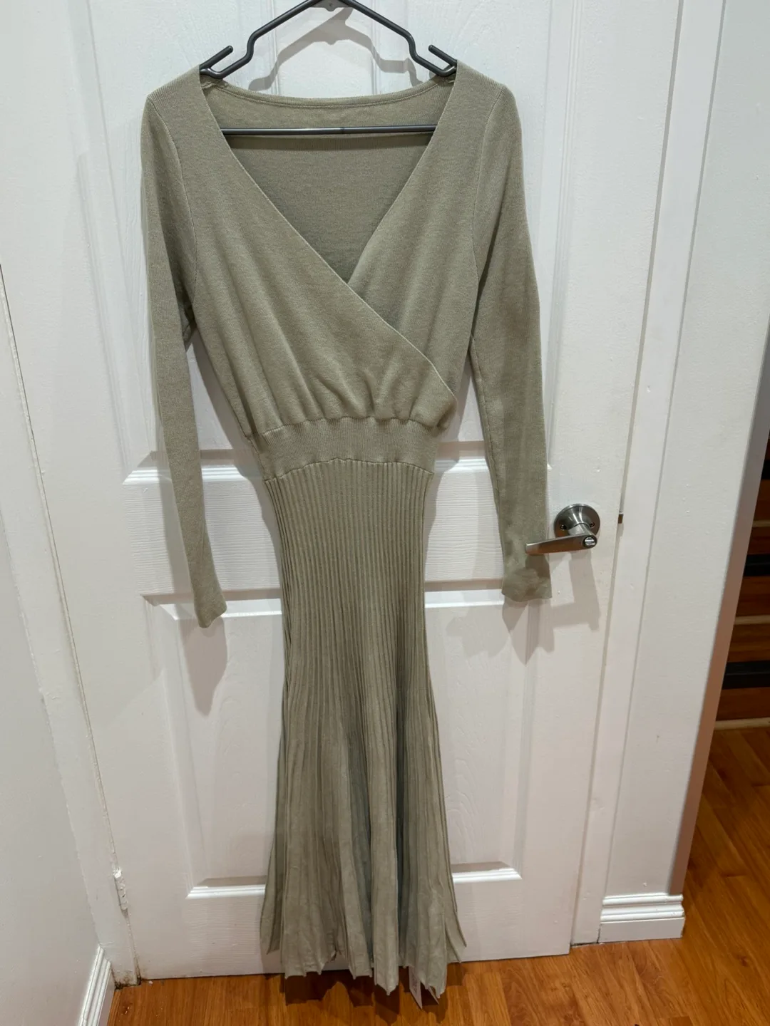 women’s long sleeve dress thumbnail