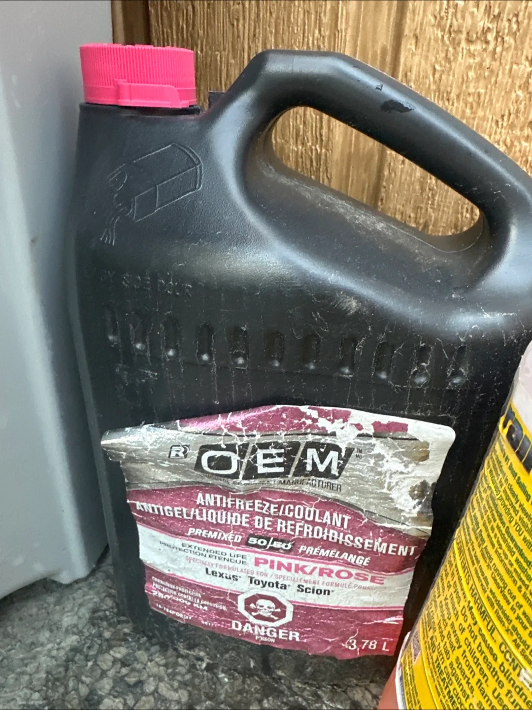 OEM Pink Antifreeze Coolant - 3.78 L 🇨🇦 thumbnail