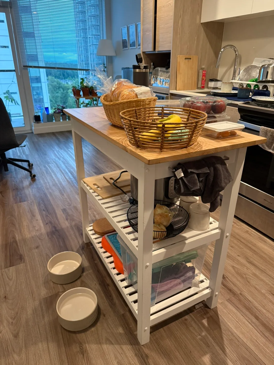 Kitchen island thumbnail