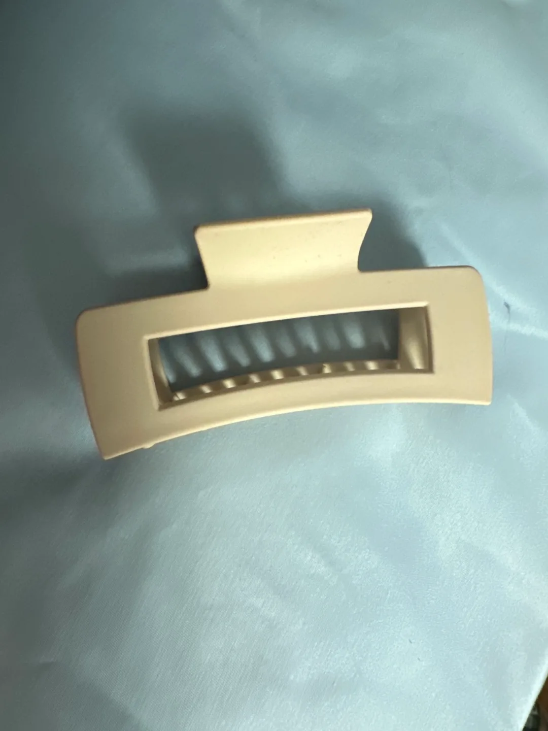 Beige Hair Claw Clip 🧡 thumbnail