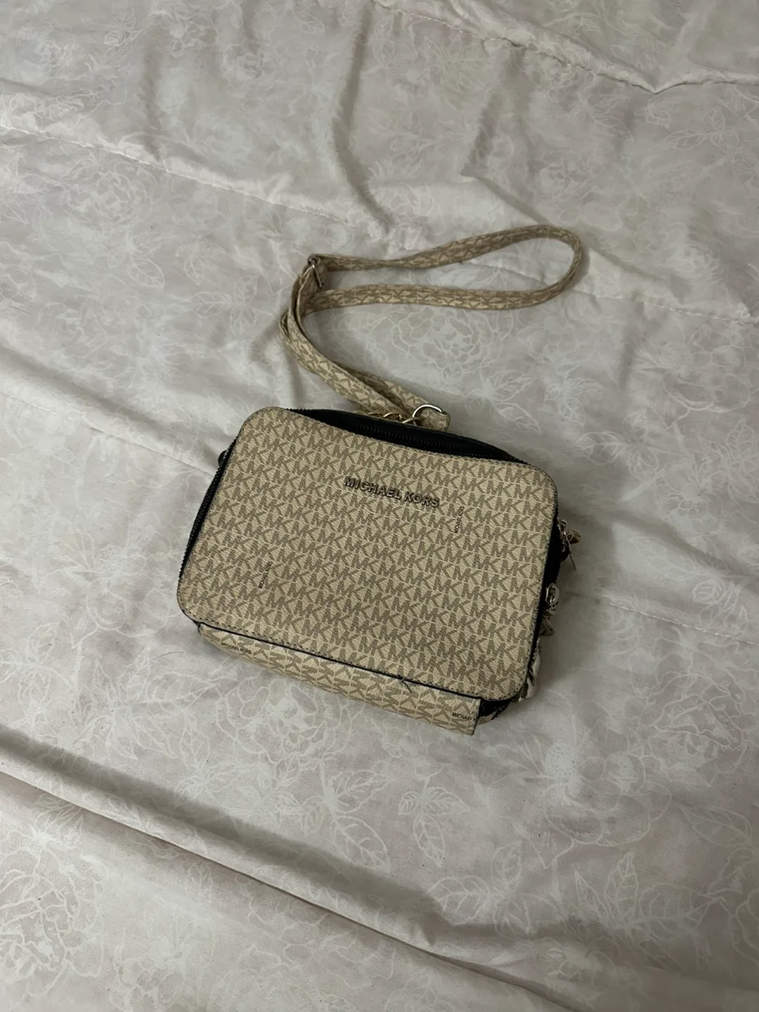 Michael Kors Crossbody Bag thumbnail