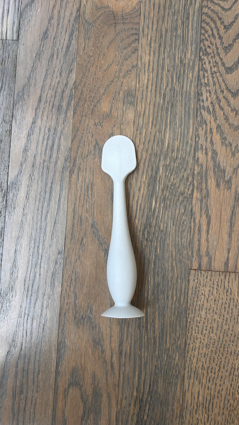 Baby high contrast cards, hair brush and diaper cream applicator - photo 3