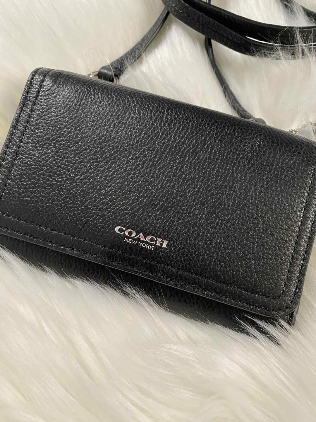 NWT- “ VINTAGE” Coach Avery Black Leather Crossbody image indicator(6)