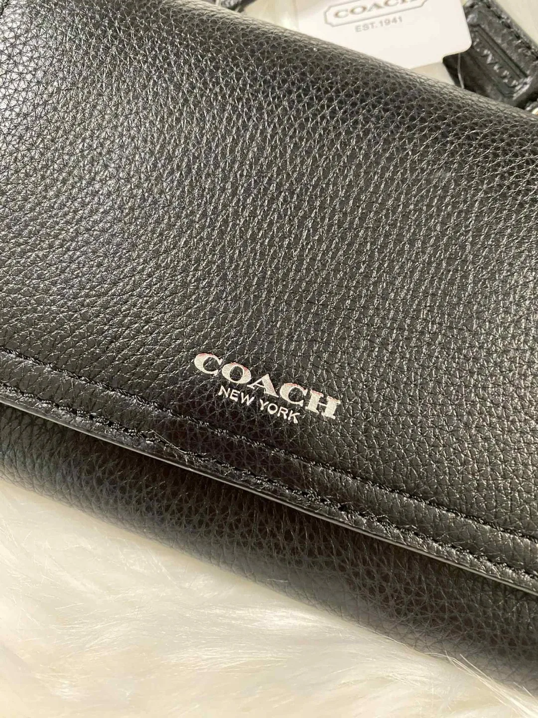 NWT- “ VINTAGE” Coach Avery Black Leather Crossbody image indicator(10)