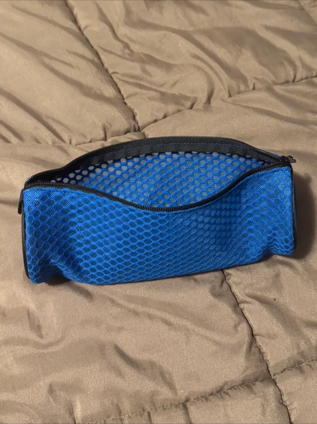 Blue Mesh Zipper Pencil Case thumbnail