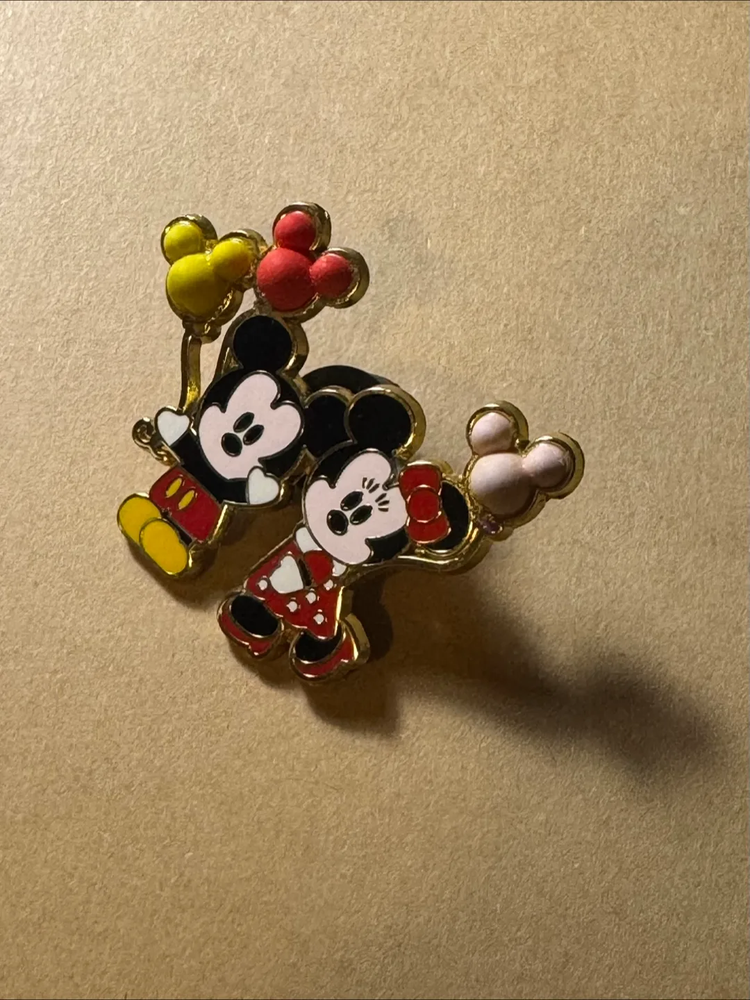 Disney Mickey and Minnie Mouse Balloon Enamel Pin 41867 image indicator(2)