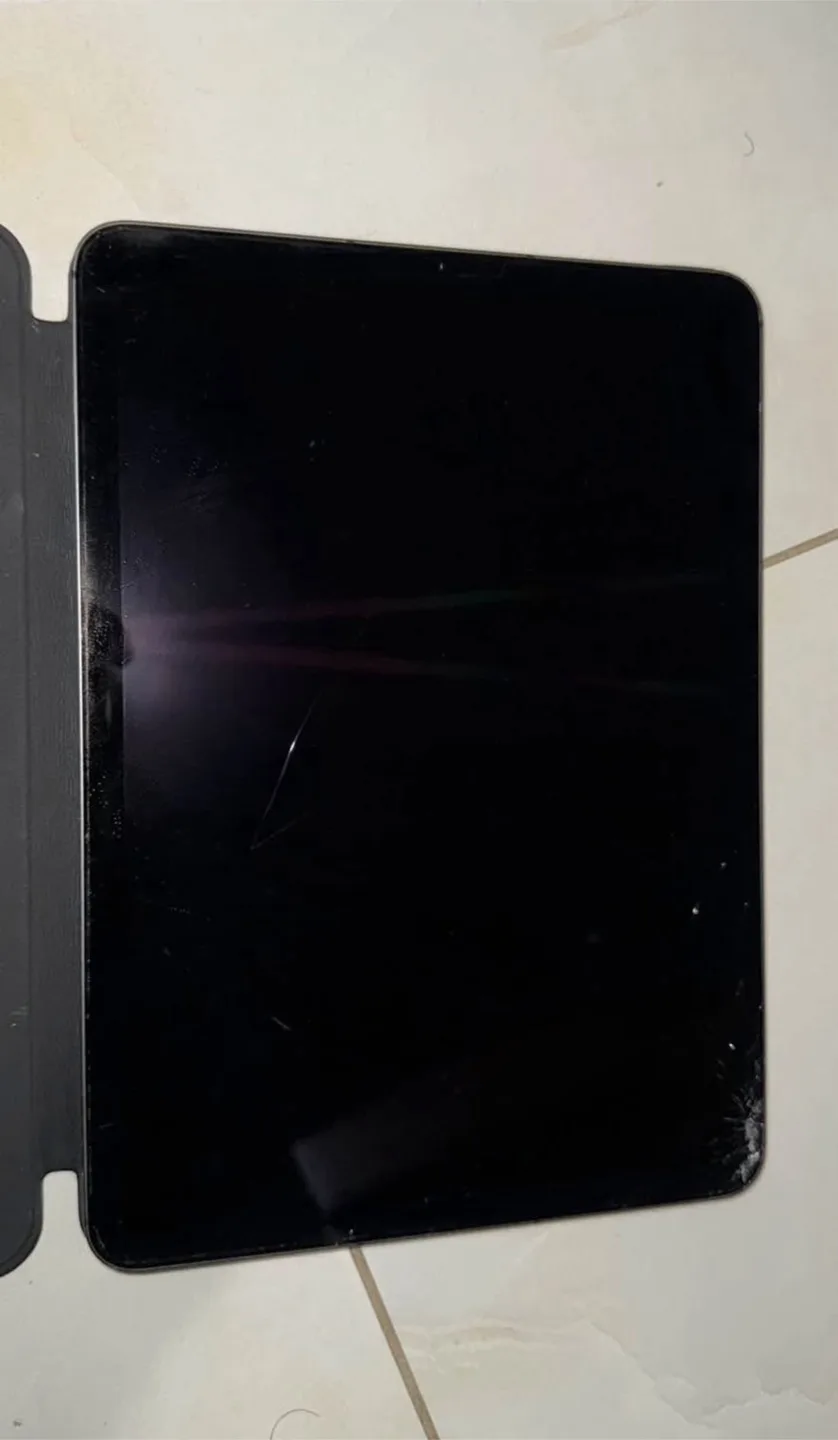 Cracked Screen  iPad Air 4 gen Tablet thumbnail