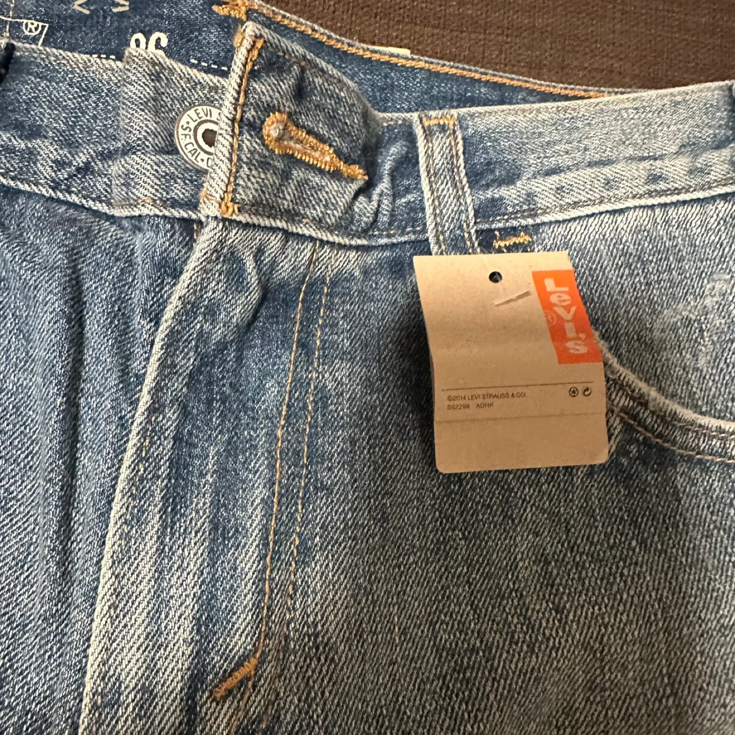 Levi's Curve ID Denim Shorts  Embroidered Size W26 image indicator(4)