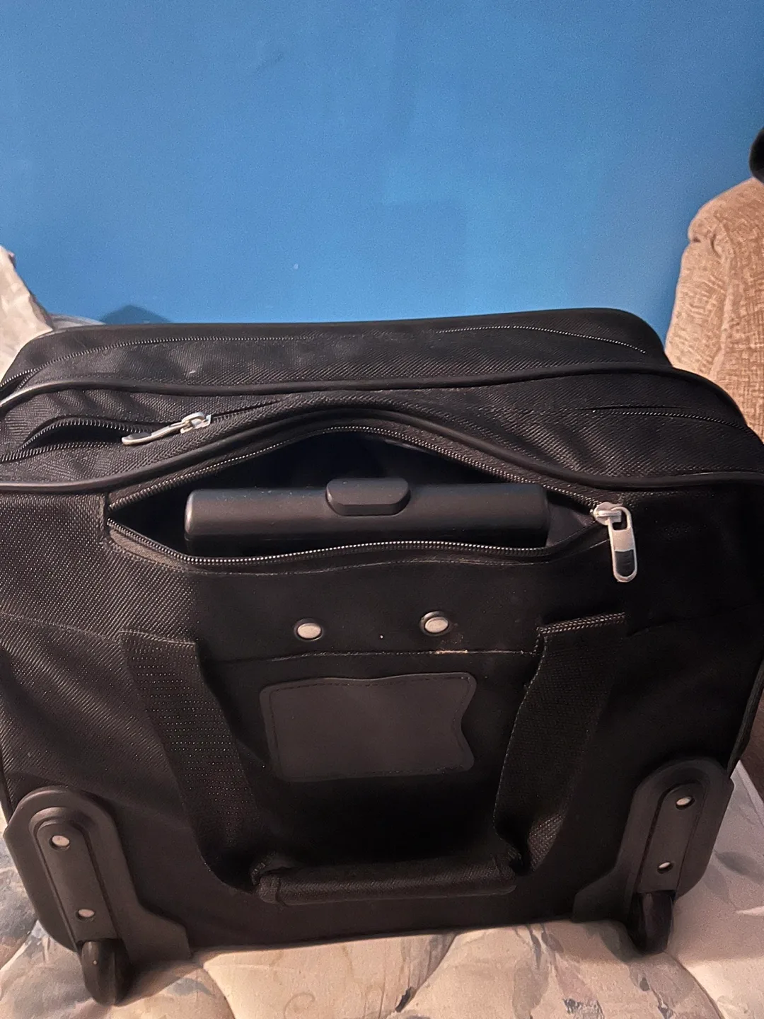 Targus Rolling Laptop Case - Black image indicator(2)