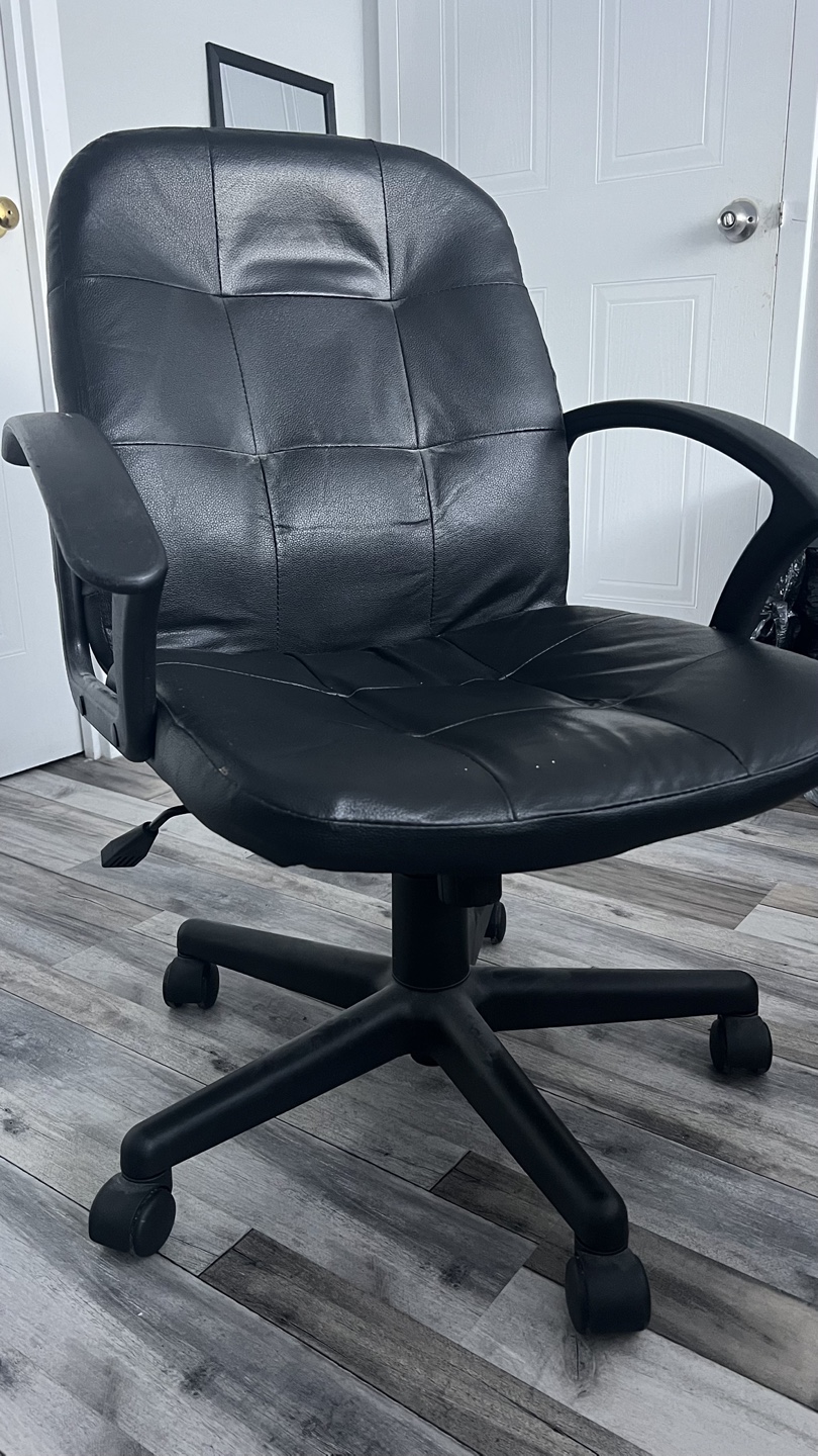 Comfortable Leather Black Office Chair – $30! - photo 3