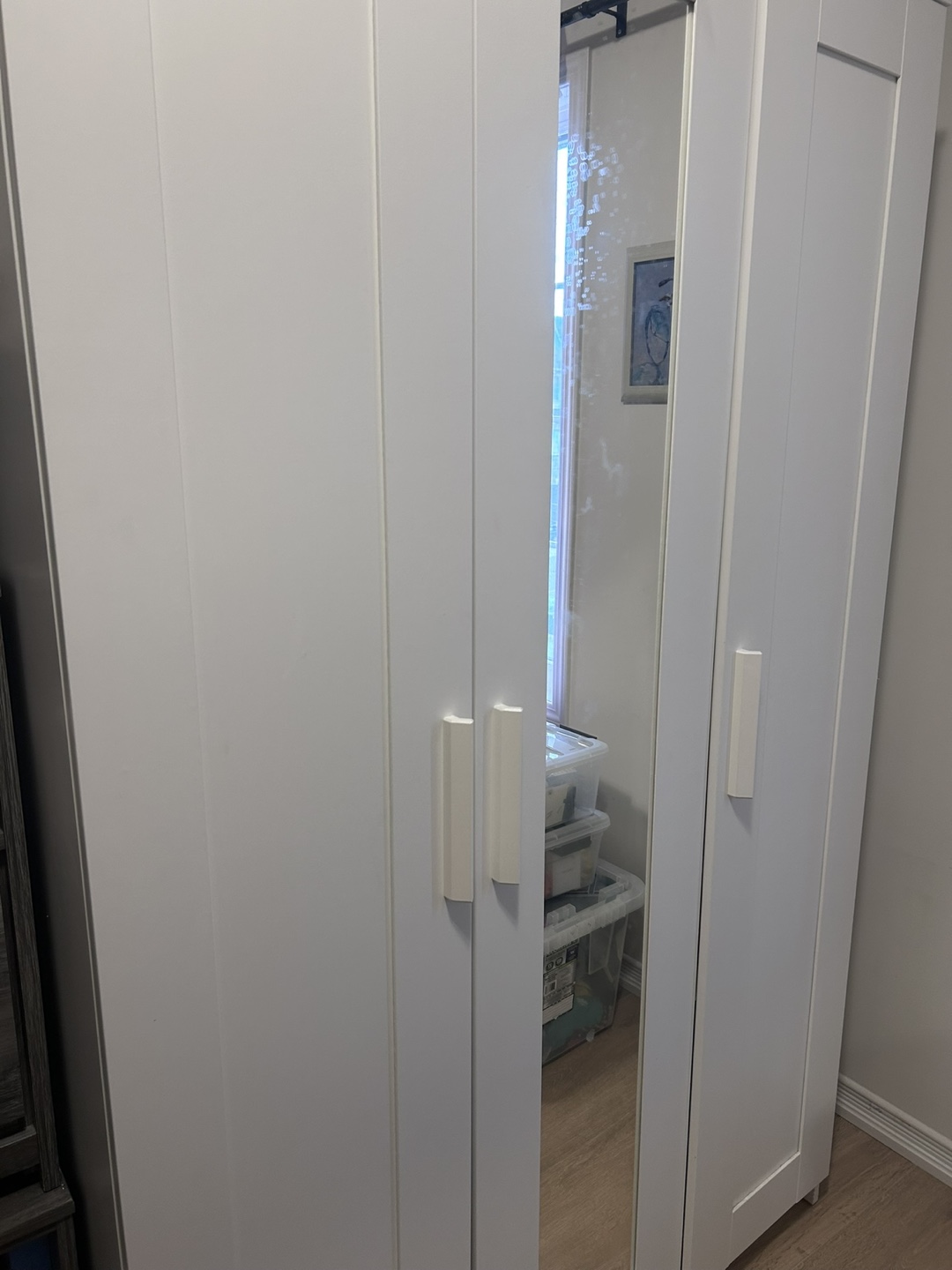 Mirrored White wardrobe with 3 doors
