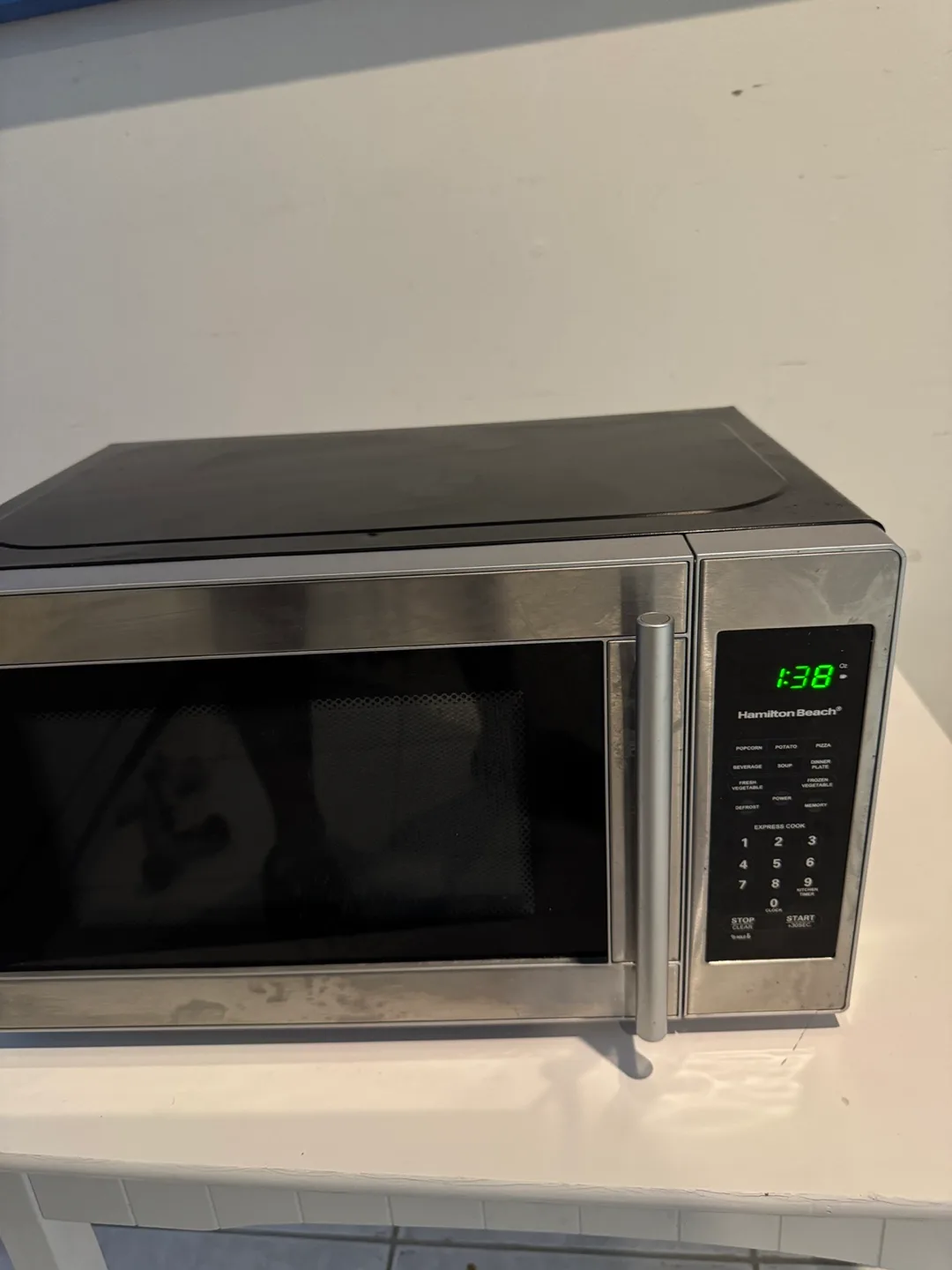 Hamilton Beach 0.7 cu.ft. Microwave thumbnail