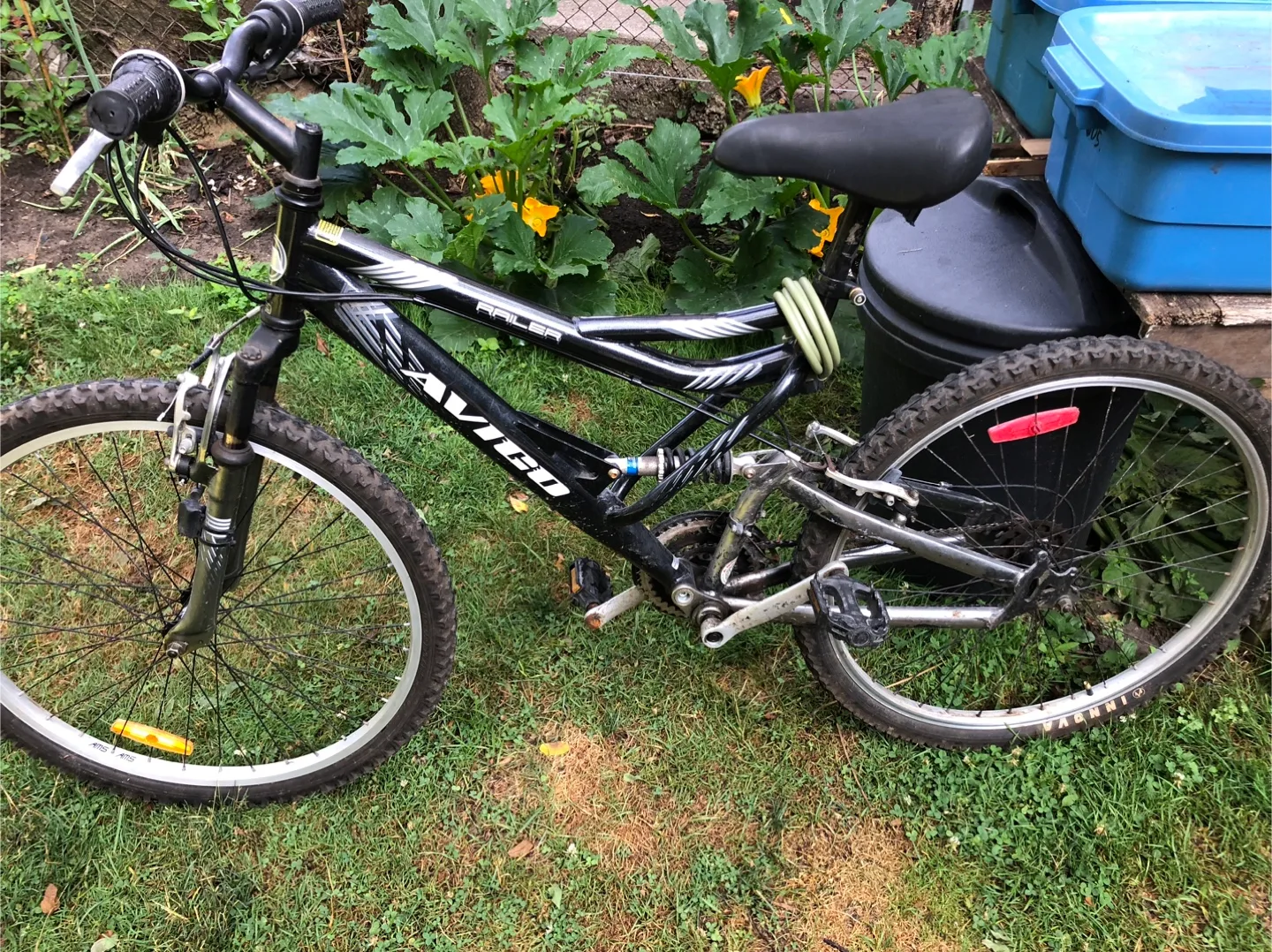 Avigo 'Racer' Mountain Bike - Black image indicator(2)