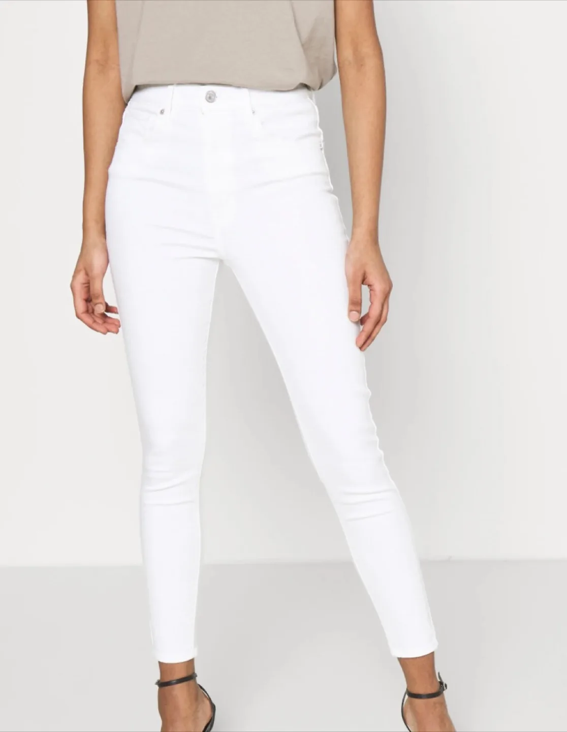 BNWT Levi's Mile High Ankle Super Skinny Jeans thumbnail