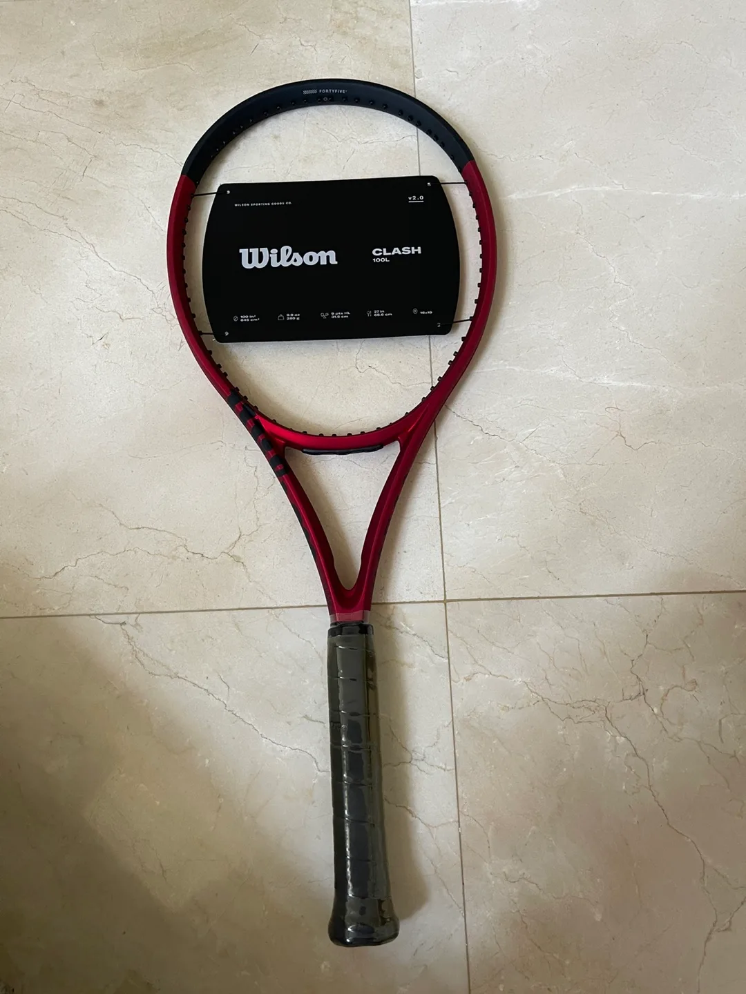 Wilson Clash 100L v2.0 Tennis Racquet thumbnail