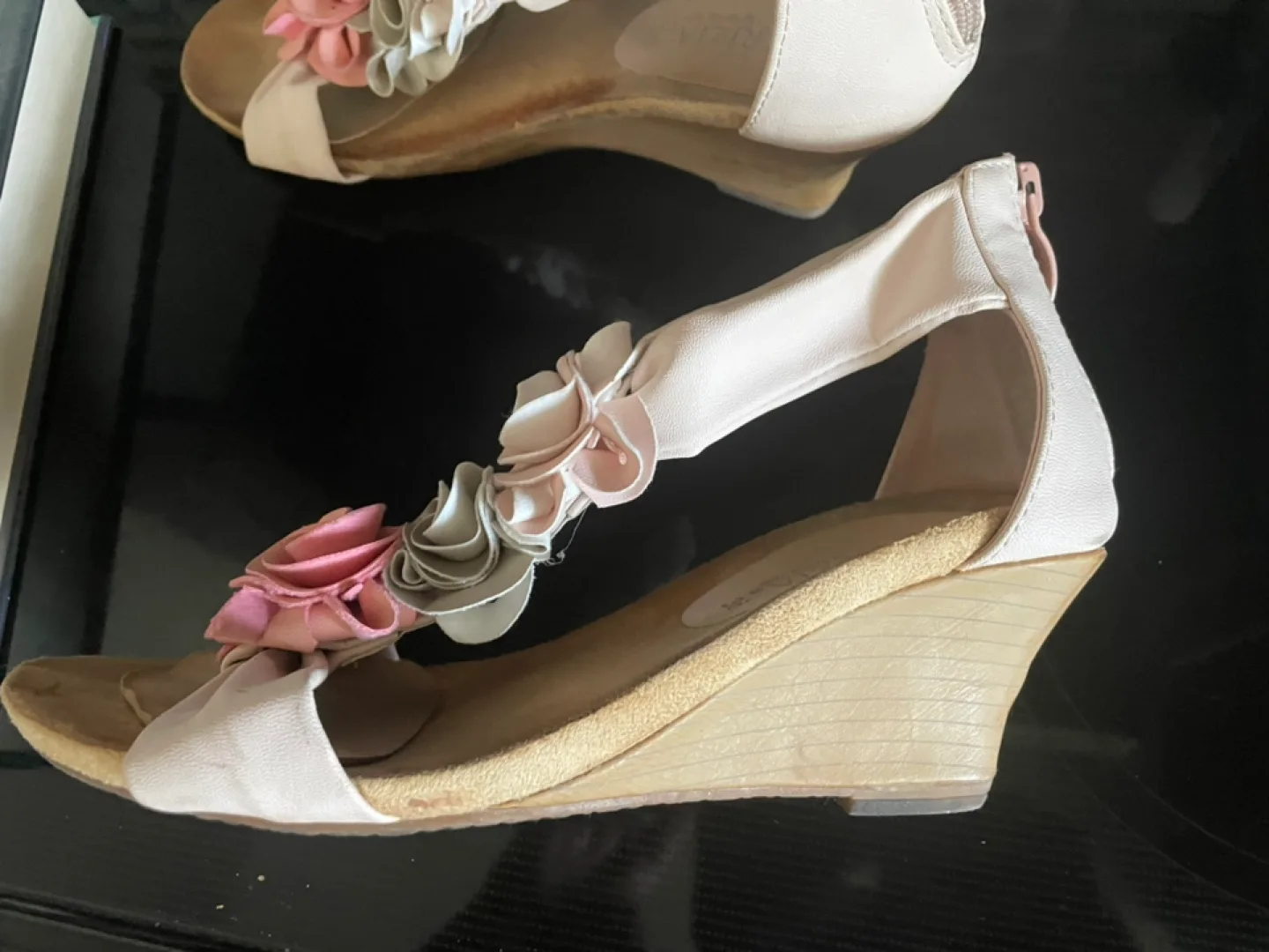 Size  7 Wedge Sandals thumbnail
