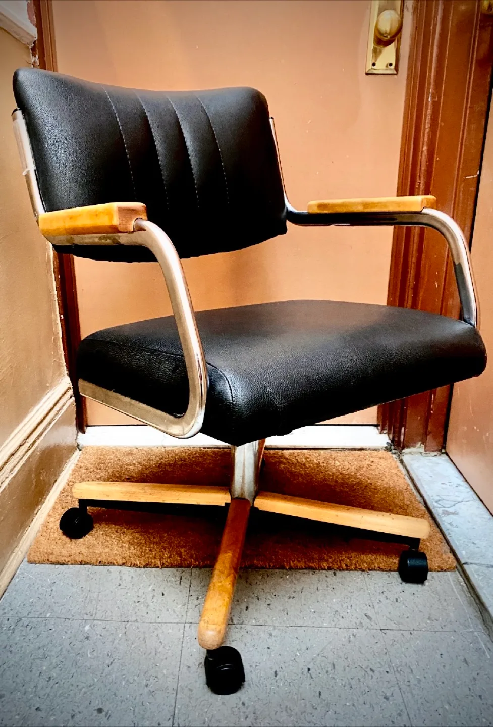 Chromcraft Revington Black Leather Swivel Chair thumbnail