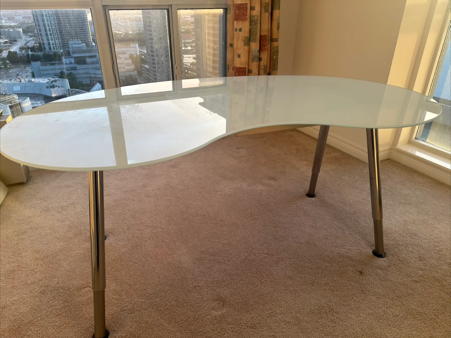 IKEA White Glass Kidney Shaped Desk thumbnail