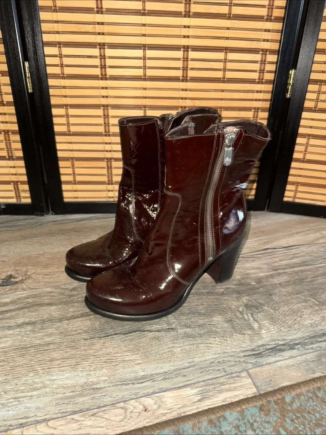 Vero Cuoio Brown Patent Leather Boots - Size 37.5 thumbnail