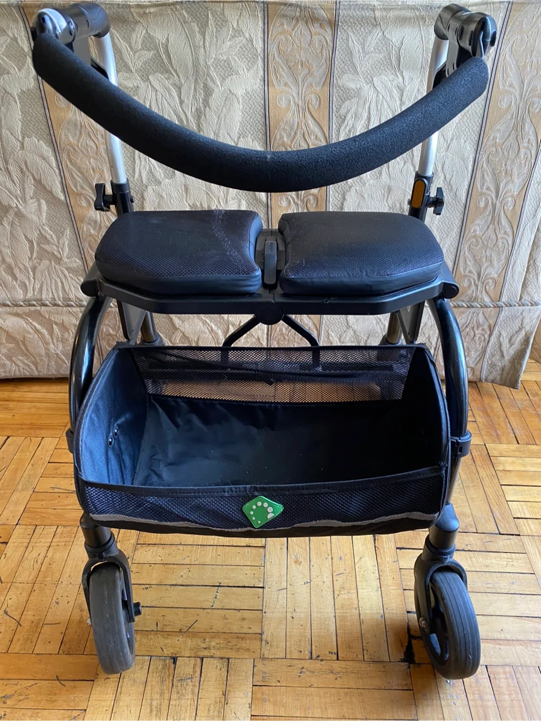 Evolution Trillium 6 Rollator / Walker thumbnail