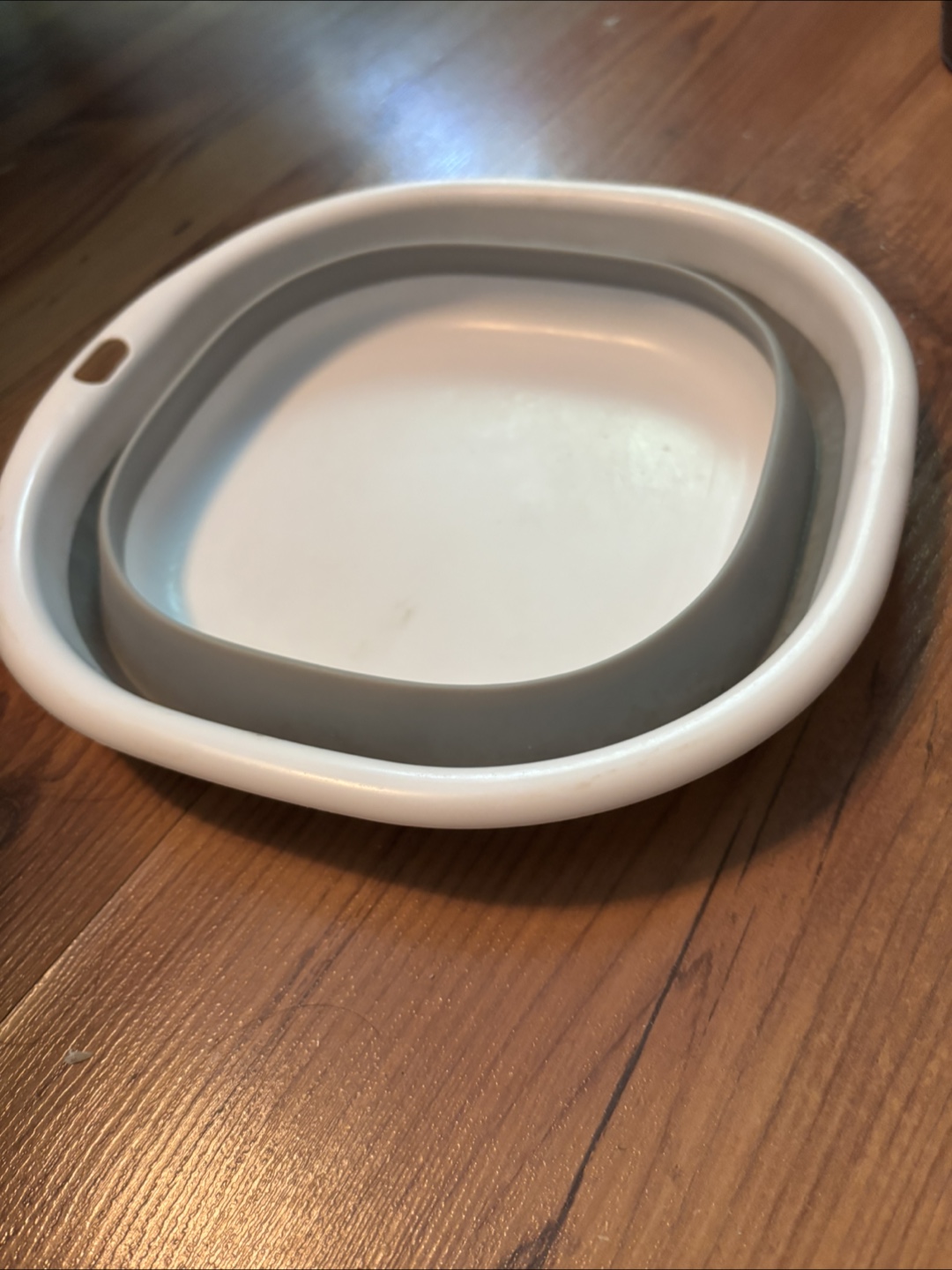 Collapsible Washing Basin - White & Grey